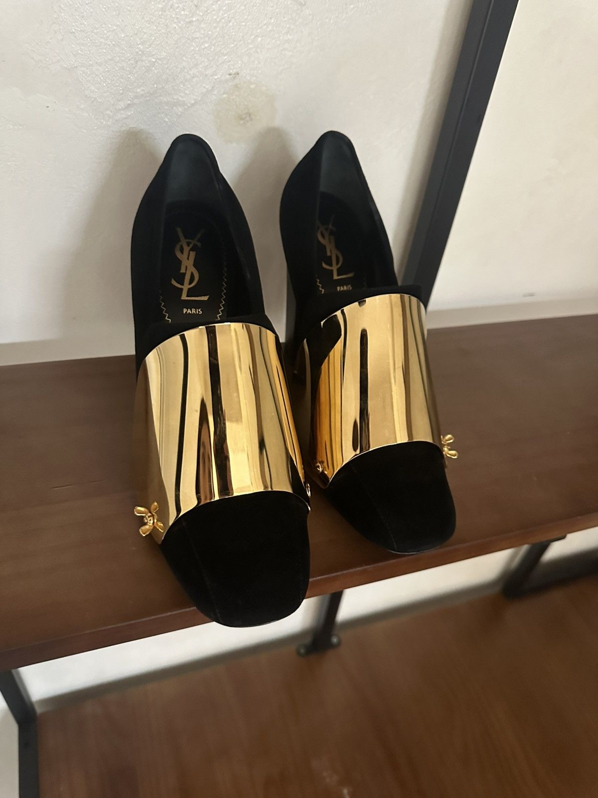 Yves Saint Laurent YSL Black & Gold Sculpted Platform Heels Size US 8.5 / IT 38.5 - 8 Thumbnail