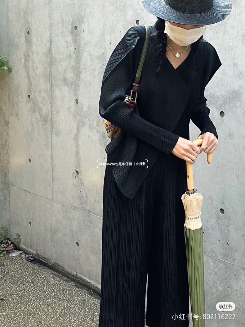 Issey Miyake issey miyake size：3 Dark green cardigan 2506-Nextarrow Size XXS / US 00 / IT 34 - 1 Thumbnail