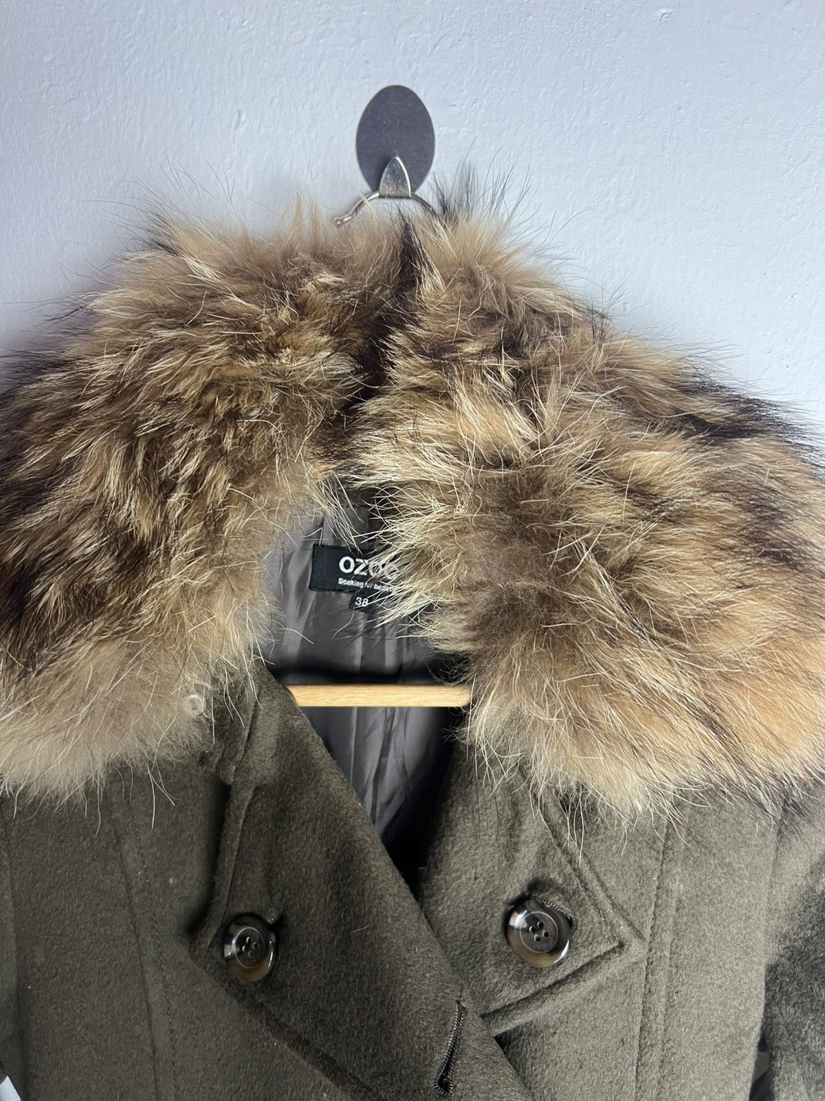 Japanese Brand Ozoc Double Breasted Faux Fur Olive Green Trench Coat Size US S / EU 44-46 / 1 - 7 Thumbnail