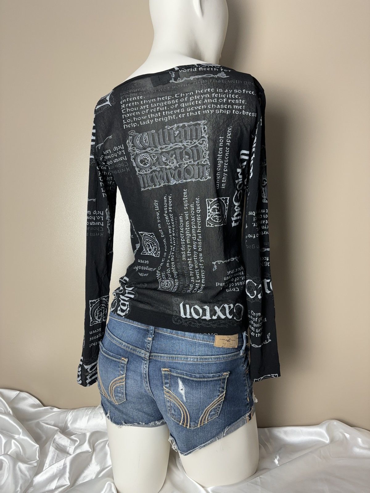 Vintage Vintage Gothic Printed Mesh Crop Top Long Sleeve Shirt Size M / US 6-8 / IT 42-44 - 2 Thumbnail