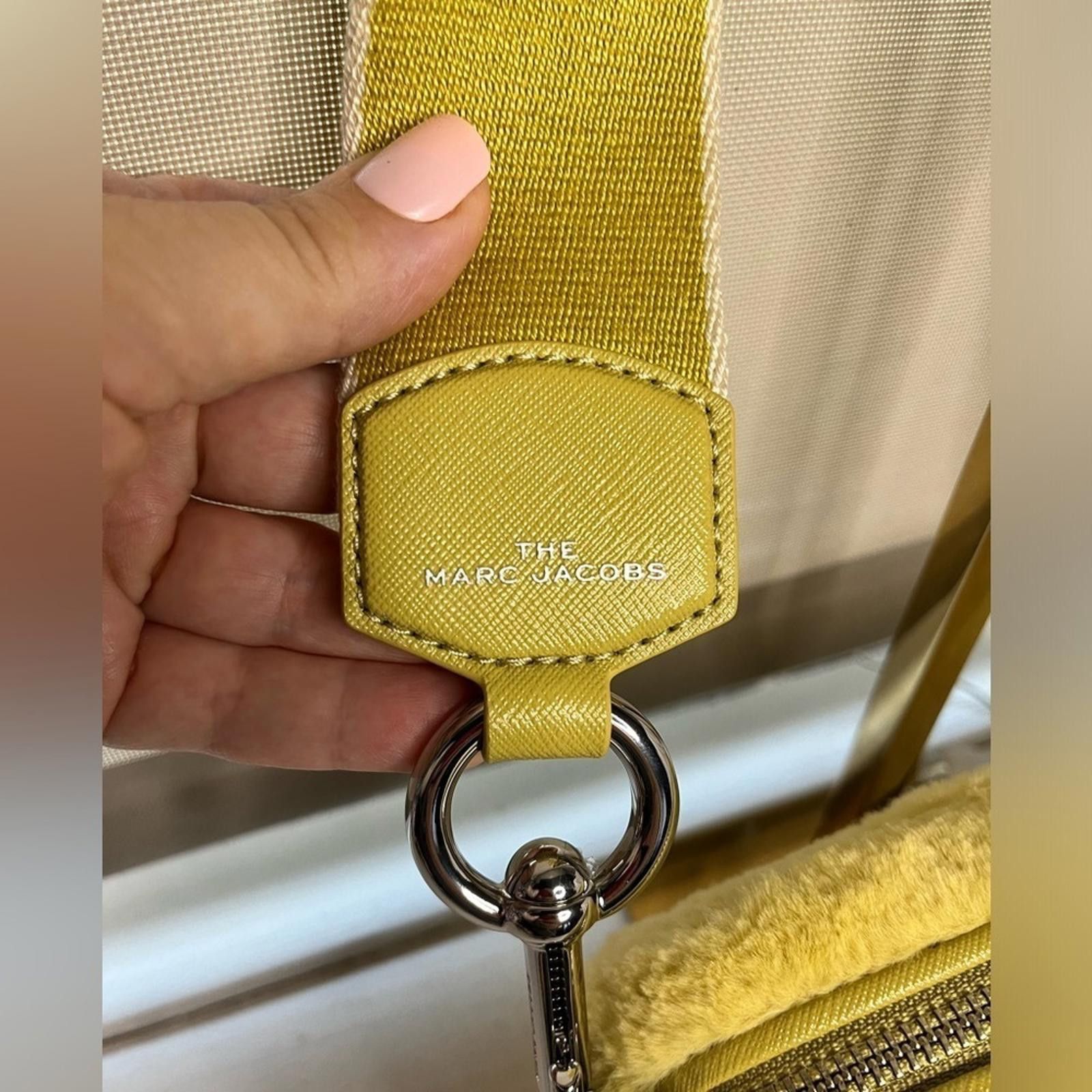 Marc Jacobs Marc Jacobs Stylish Yellow Faux Fur Bag with Chain Strap NWT Size ONE SIZE - 7 Thumbnail