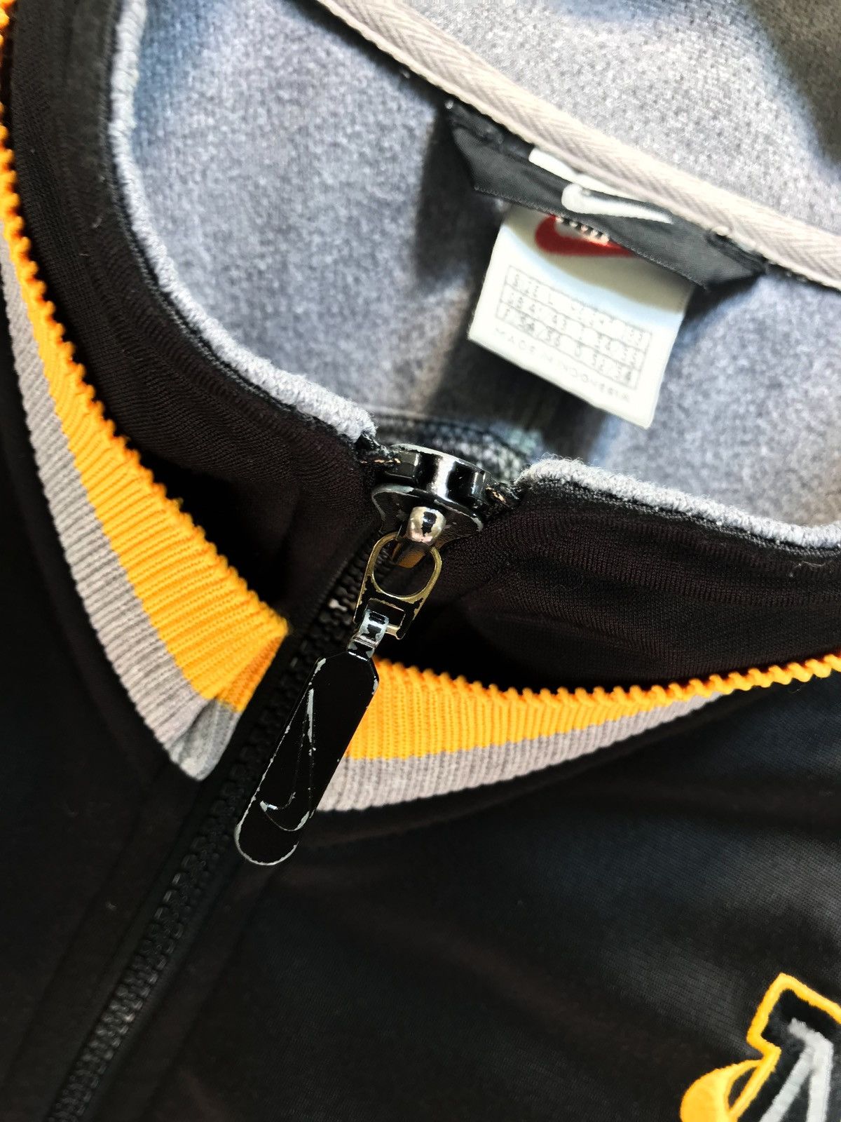 Nike × Vintage Nike Track Jacket Black Yellow 90s Embroidered Swoosh Size US L / EU 52-54 / 3 - 5 Thumbnail