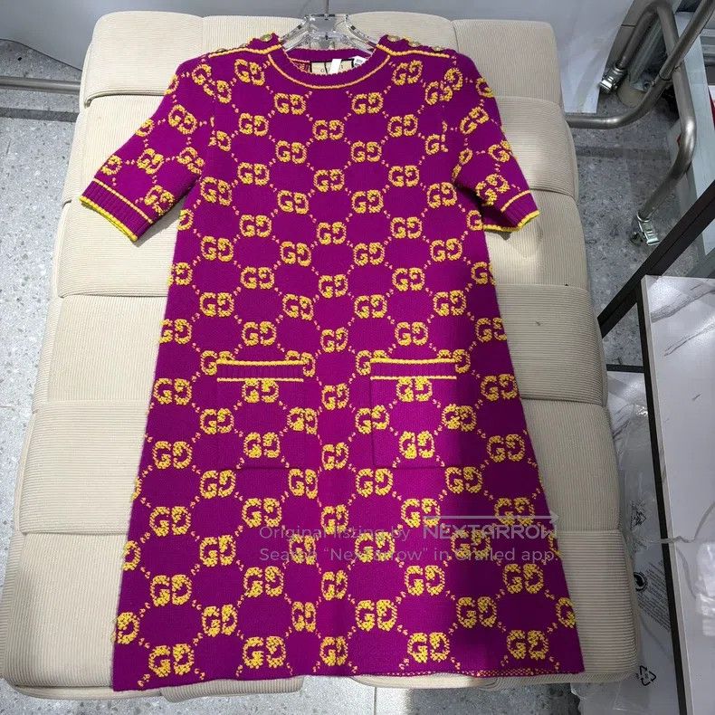 Gucci Gucci Logo printed round neck loose medium and long short- Size S / US 4 / IT 40 - 1 Thumbnail