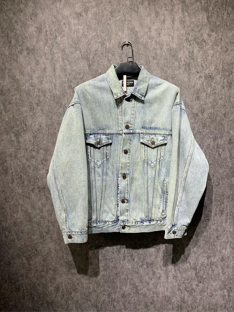 Balenciaga Balenciaga Size M Denim Jacket Size US M / EU 48-50 / 2 - 1 Thumbnail