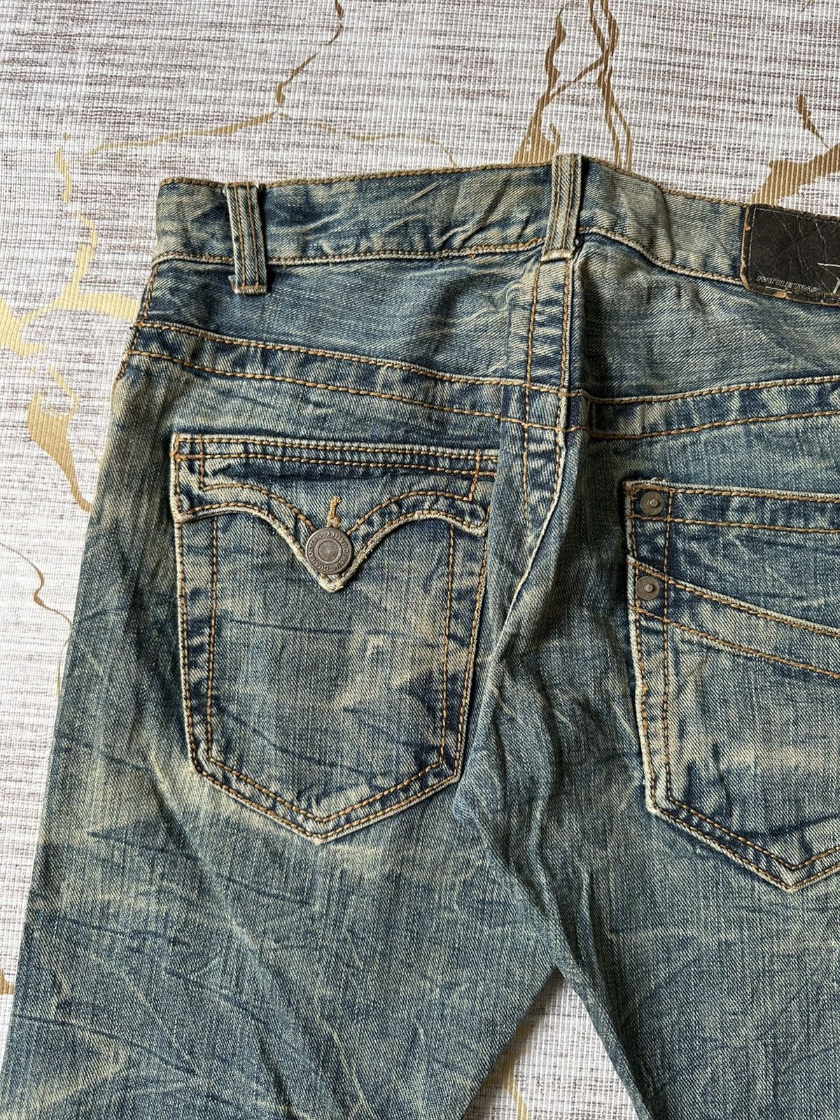Japanese Brand FLARE Rattle Trap Claw Marks Distressed Curve Leg Denim Size US 32 / EU 48 - 15 Thumbnail