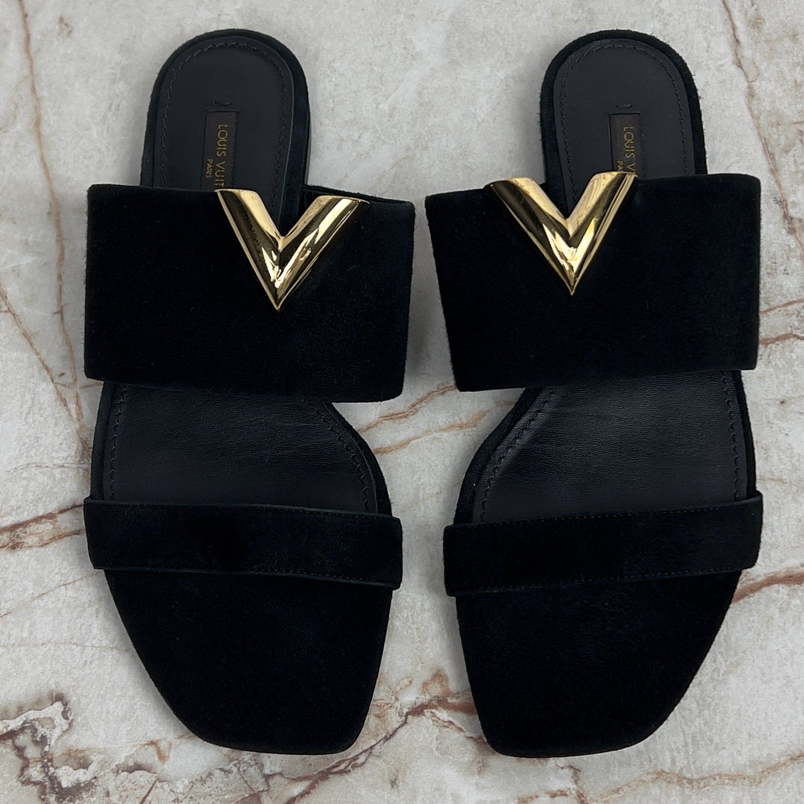 Louis Vuitton Horizon LV Sandal Flat Black Suede Size US 7.5 / IT 37.5 - 2 Thumbnail