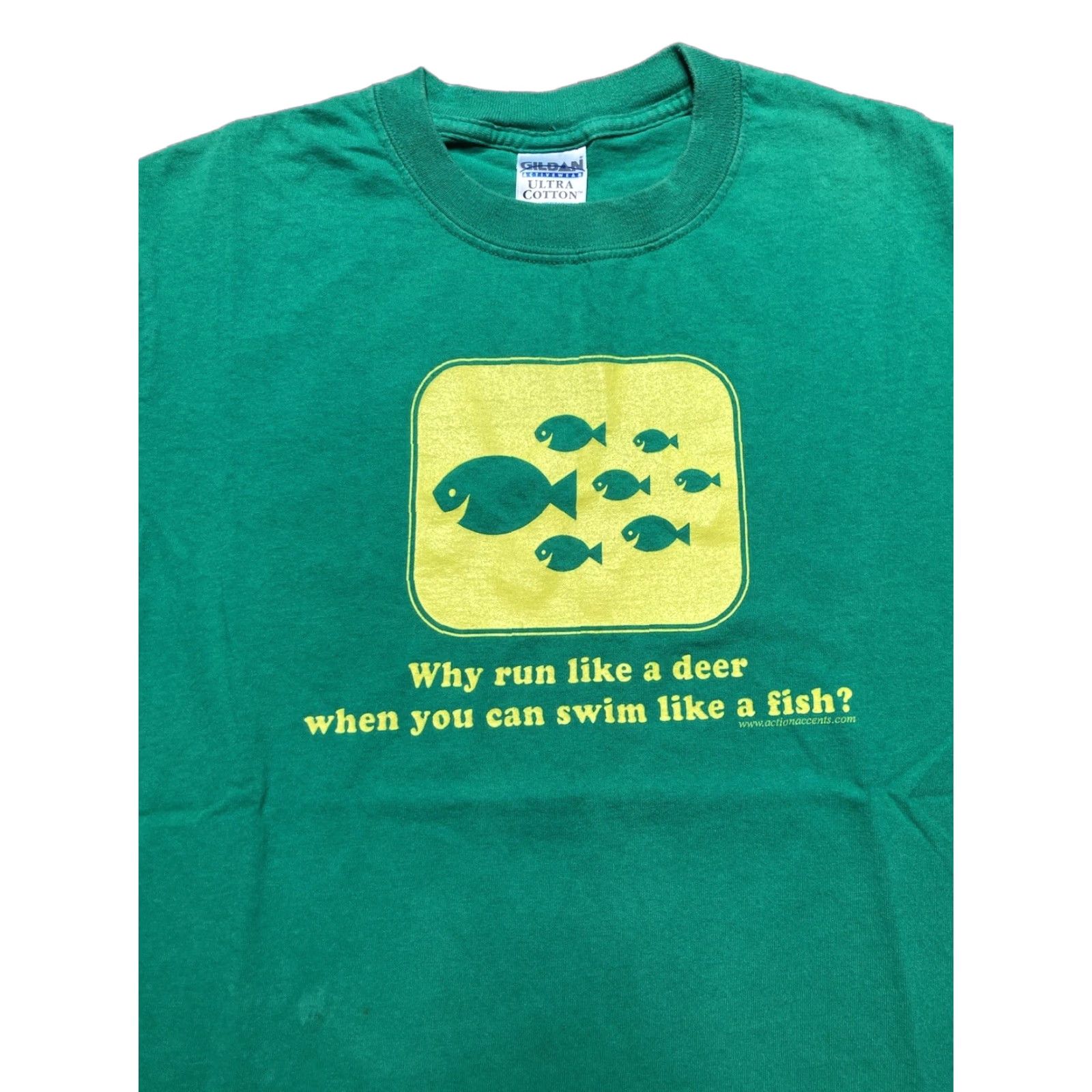 John Deere VINTAGE John Deere T-Shirt Men Small Green Why run like deer when you can swim like a fish Fish theme Shirts 90s Mens Size US S / EU 44-46 / 1 - 1 Thumbnail
