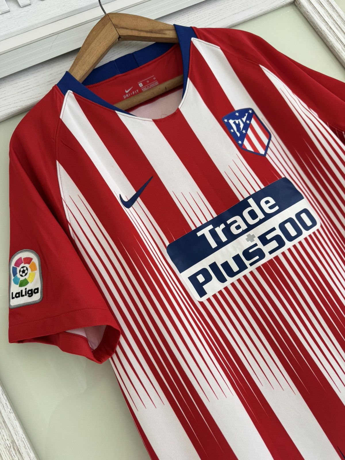 Nike Atletico Madrid 2019-2020 Home Soccer Jersey Football Shirt Size US XL / EU 56 / 4 - 7 Thumbnail