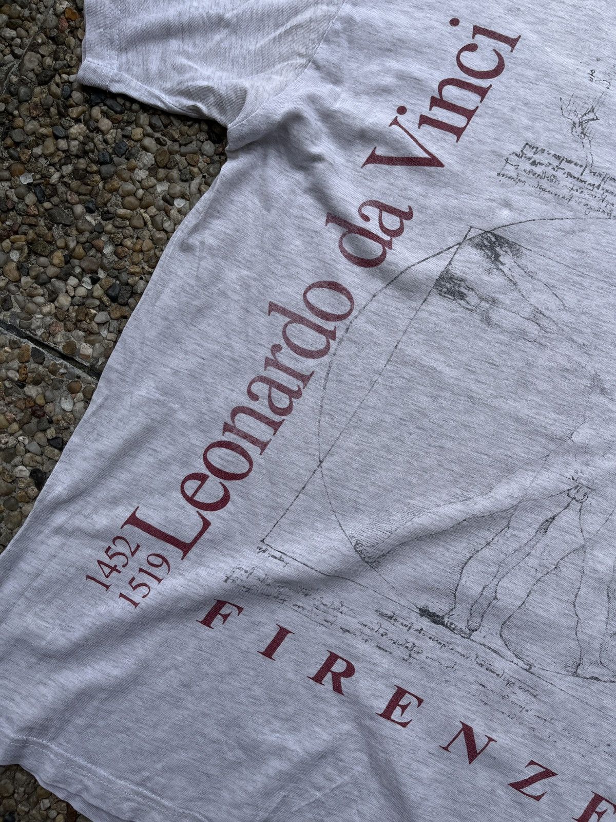 Vintage Vintage 90s Leonardo Da Vinci Vitruvian Man T-Shirt Size US XL / EU 56 / 4 - 5 Thumbnail