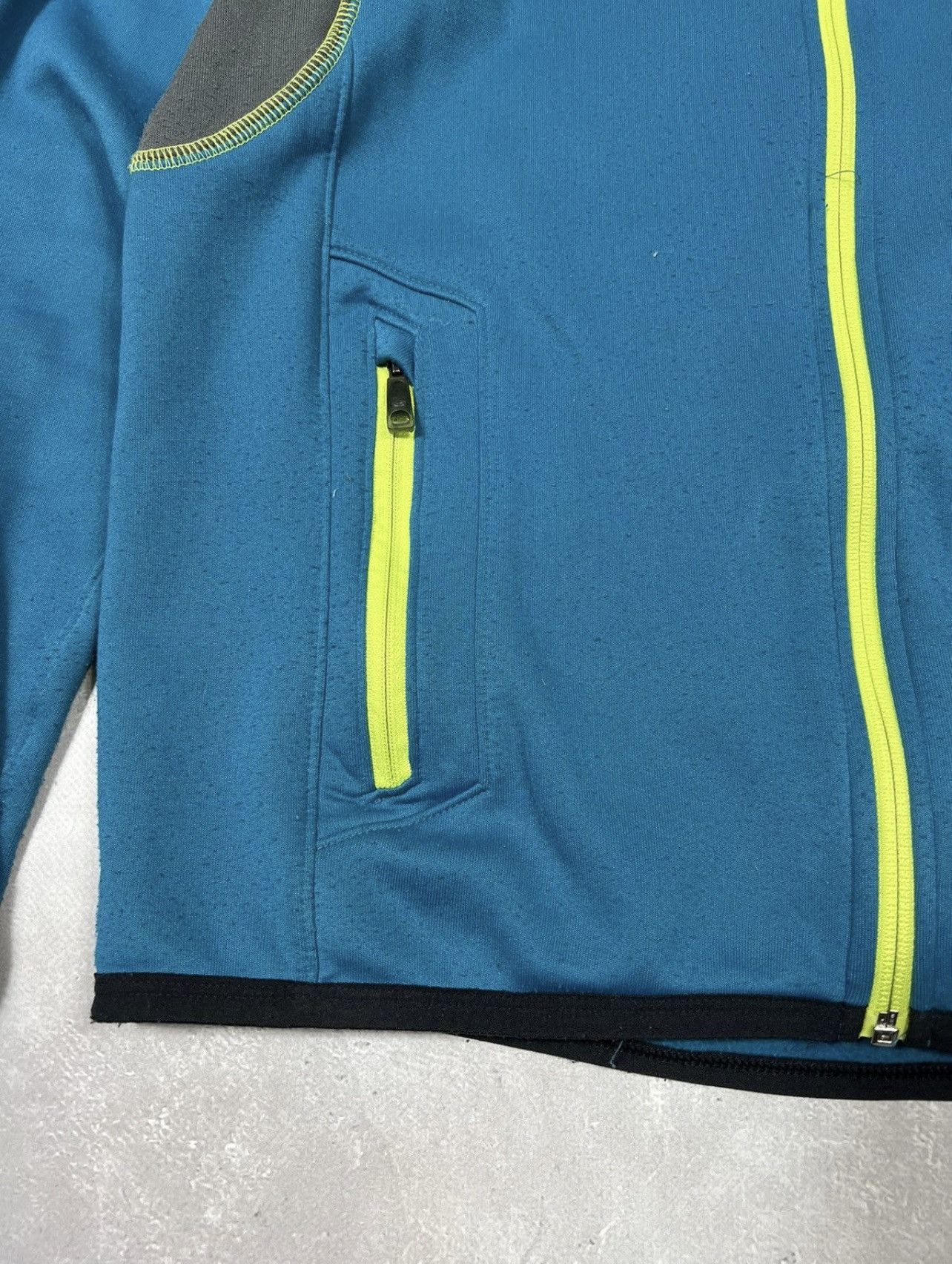 Vintage Vintage Oakley Outdoor Y2k Zip Hoodie Size M / US 6-8 / IT 42-44 - 5 Thumbnail