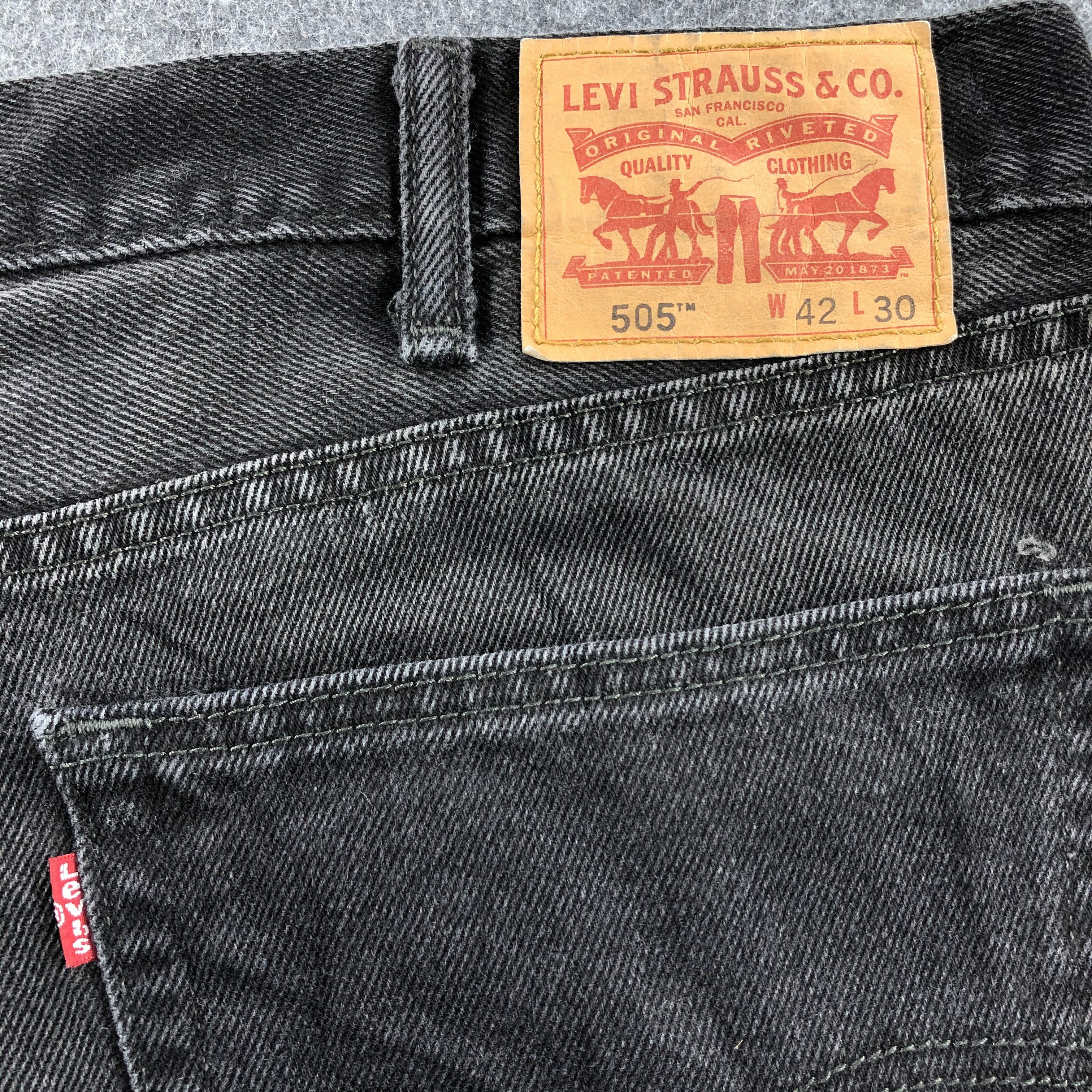 Levi's Vintage Black Levis 505 Jeans- J1373 Size US 41 - 5 Thumbnail