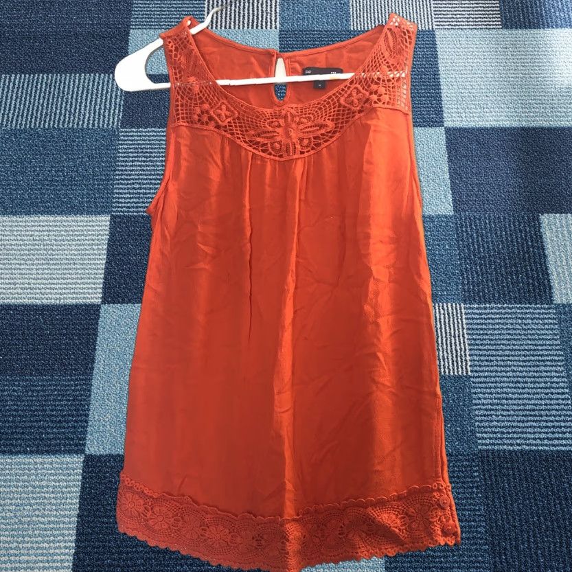 Gap Gap Tank Top Shirt Womens M Medium Orange Coral Crochet Trim Lace Knit Sleeveless Round Neck Casual Size M / US 6-8 / IT 42-44 - 1 Thumbnail