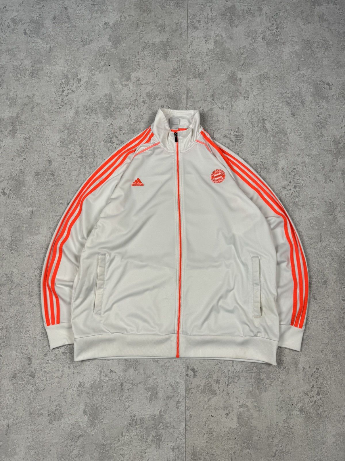 Adidas Adidas Bayern Munich Track Jacket White Red 3 Stripe SizeXXL Size US XXL / EU 58 / 5 - 1 Thumbnail