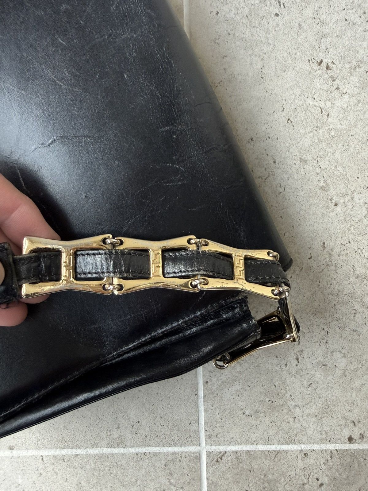 Versace Vintage Versace Black Leather Gold Shoulder Bag Size ONE SIZE - 7 Thumbnail