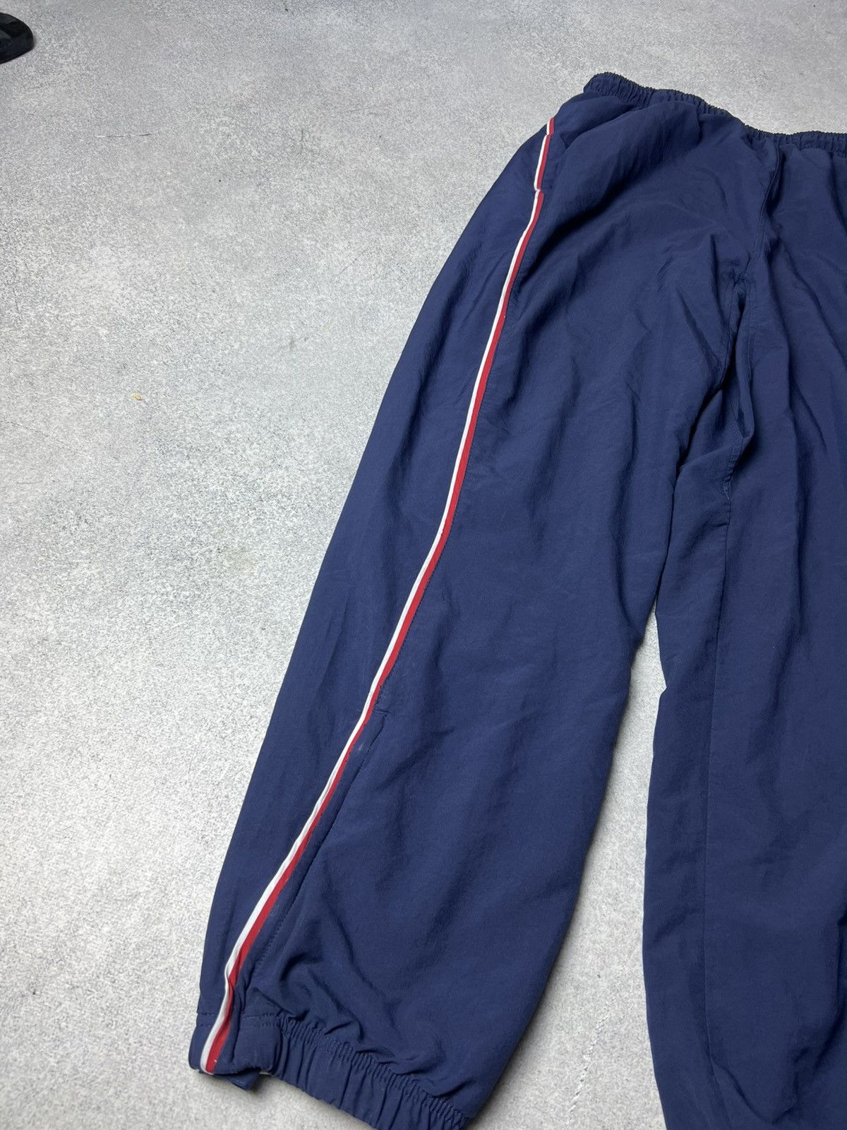Nike 00s Vintage Nike Pants Nylon Rare Swoosh Drill Size US 34 / EU 50 - 2 Thumbnail