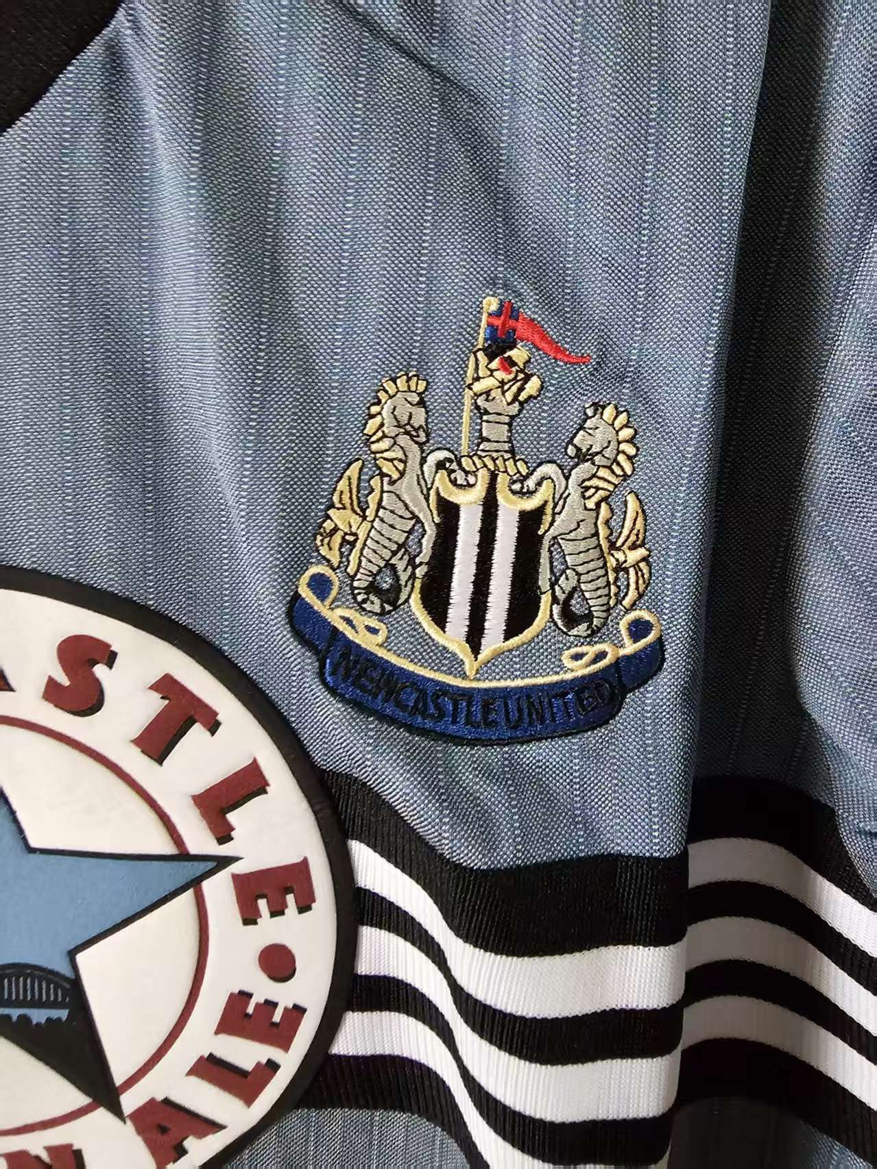 Other 1995 96 Newcastle United #9 Alan Shearer Jersey Size US L / EU 52-54 / 3 - 5 Thumbnail