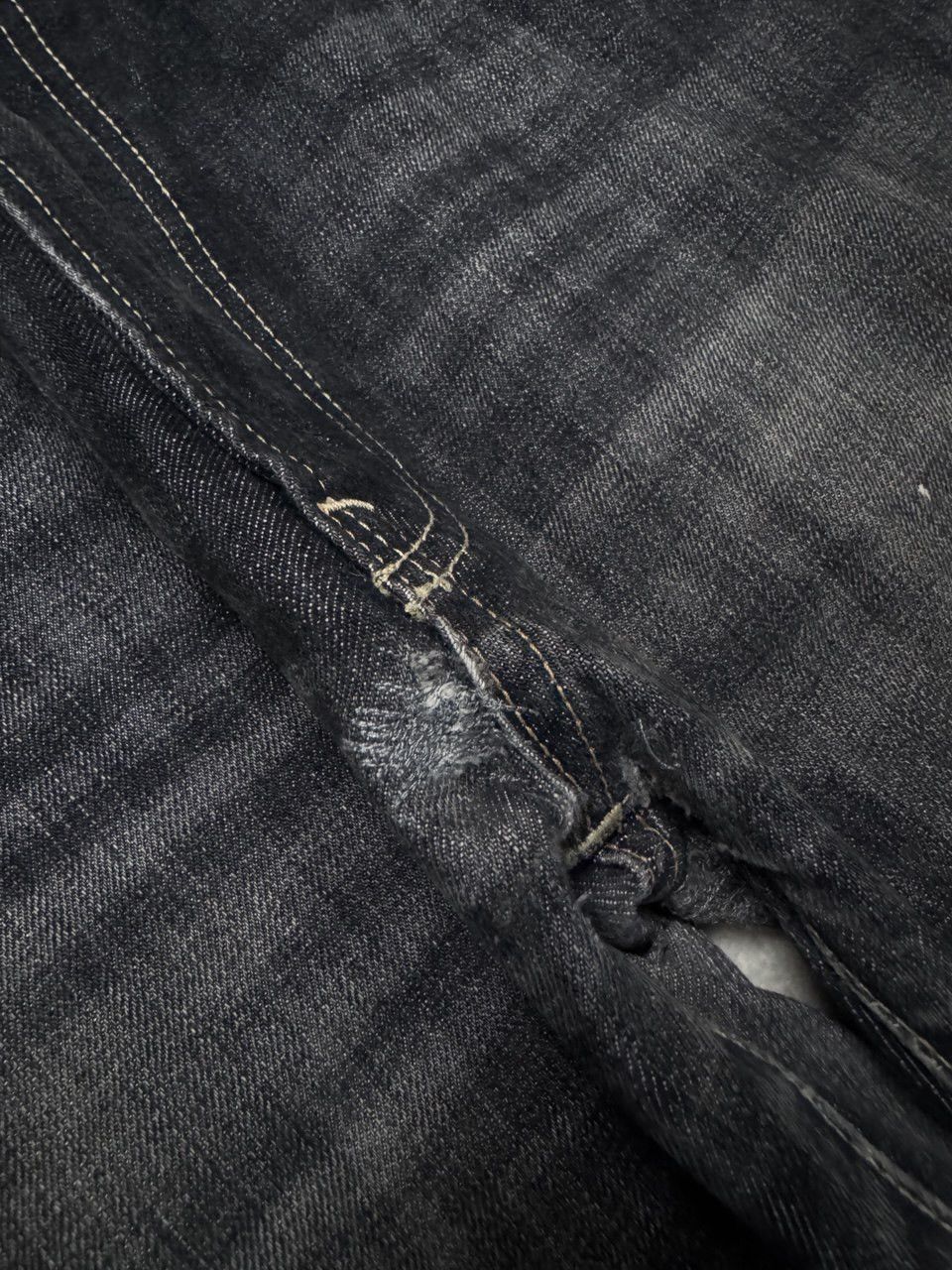 Uniqlo INSANE 90s Style Uniqlo Rusty Mudwash Distressed Denim Jean Size US 32 / EU 48 - 9 Thumbnail
