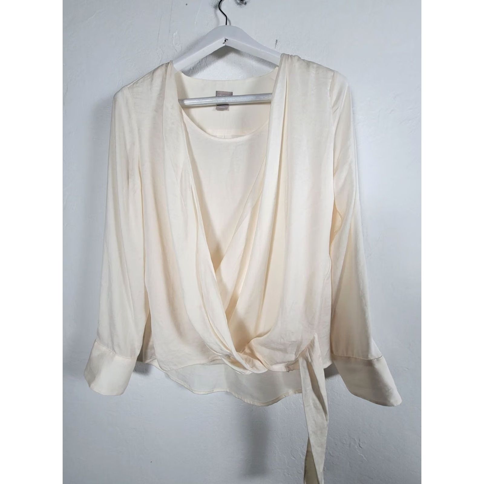 Vintage Chico'S Blouse Womens 1 Cream Wrap Style Long Sleeve Size Lightweight Size XS / US 0-2 / IT 36-38 - 2 Thumbnail