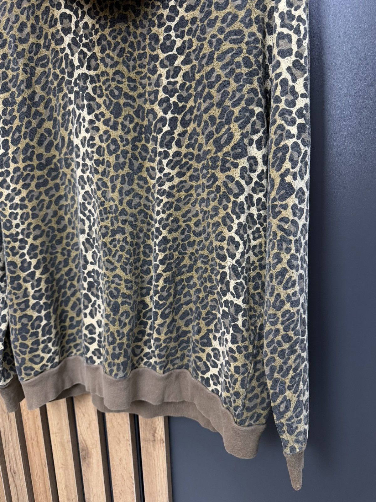 Supreme Supreme Leopard Print Hoodie Pullover Size L Size US L / EU 52-54 / 3 - 13 Thumbnail