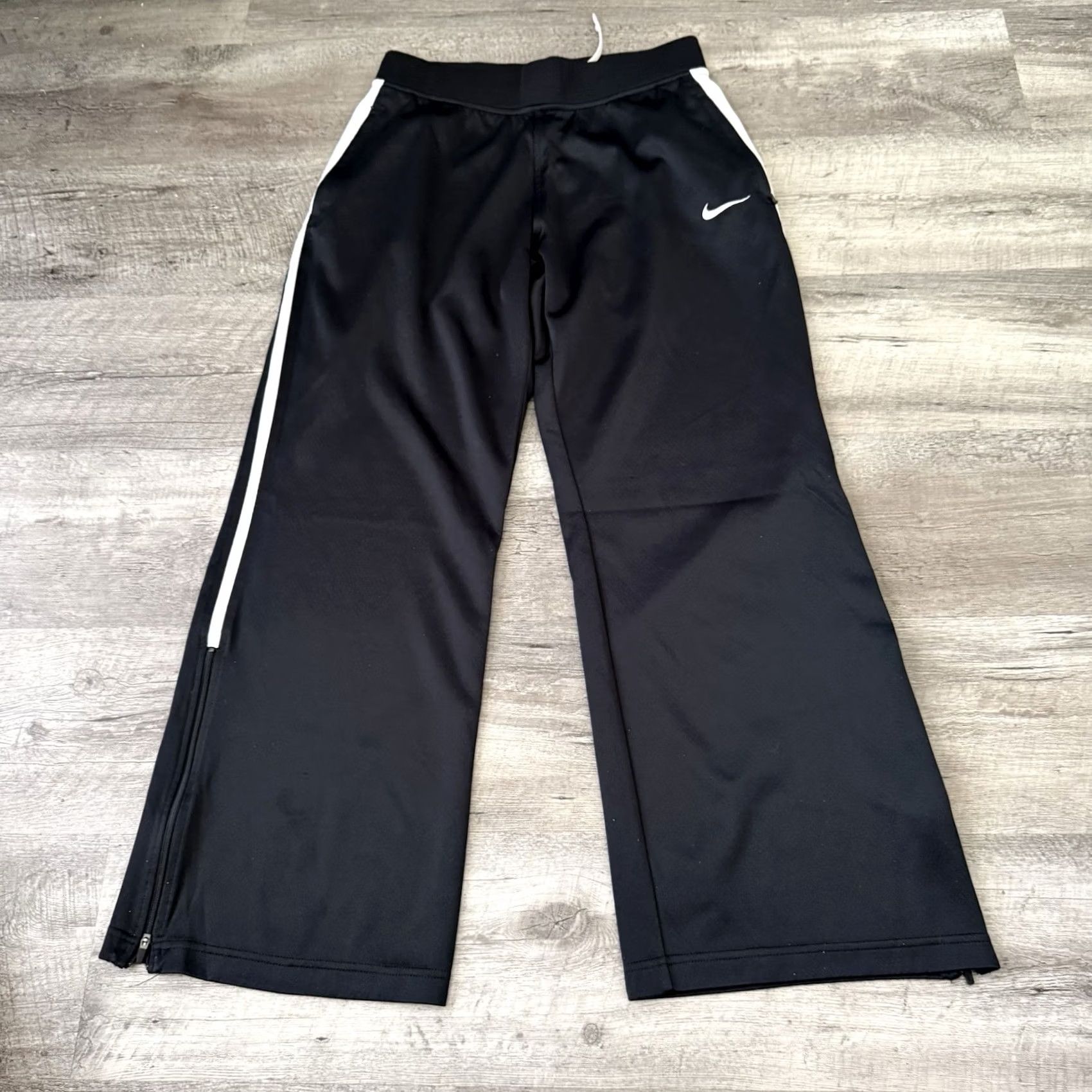 Nike Nike Pants Women Medium Black Dri Fit Training Wide Leg Zipper Mystic II Size 32" / US 10 / IT 46 - 5 Thumbnail