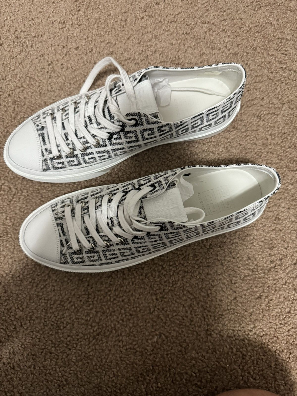 Givenchy Givenchy Men's City Allover Logo Canvas Low-Top Sneakers Size US 11 / EU 44 - 10 Thumbnail