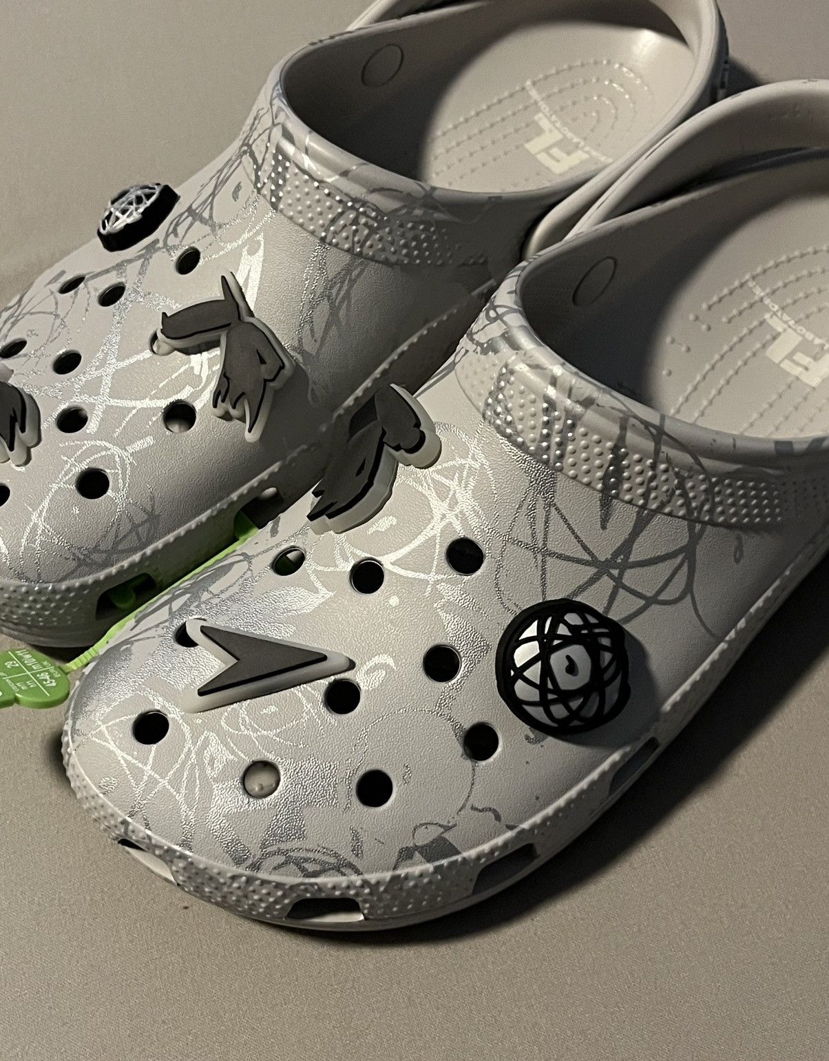 Futura Crocs Classic Clog x Futura Laboratories Pearl White New DS Size US 11 / EU 44 - 3 Thumbnail