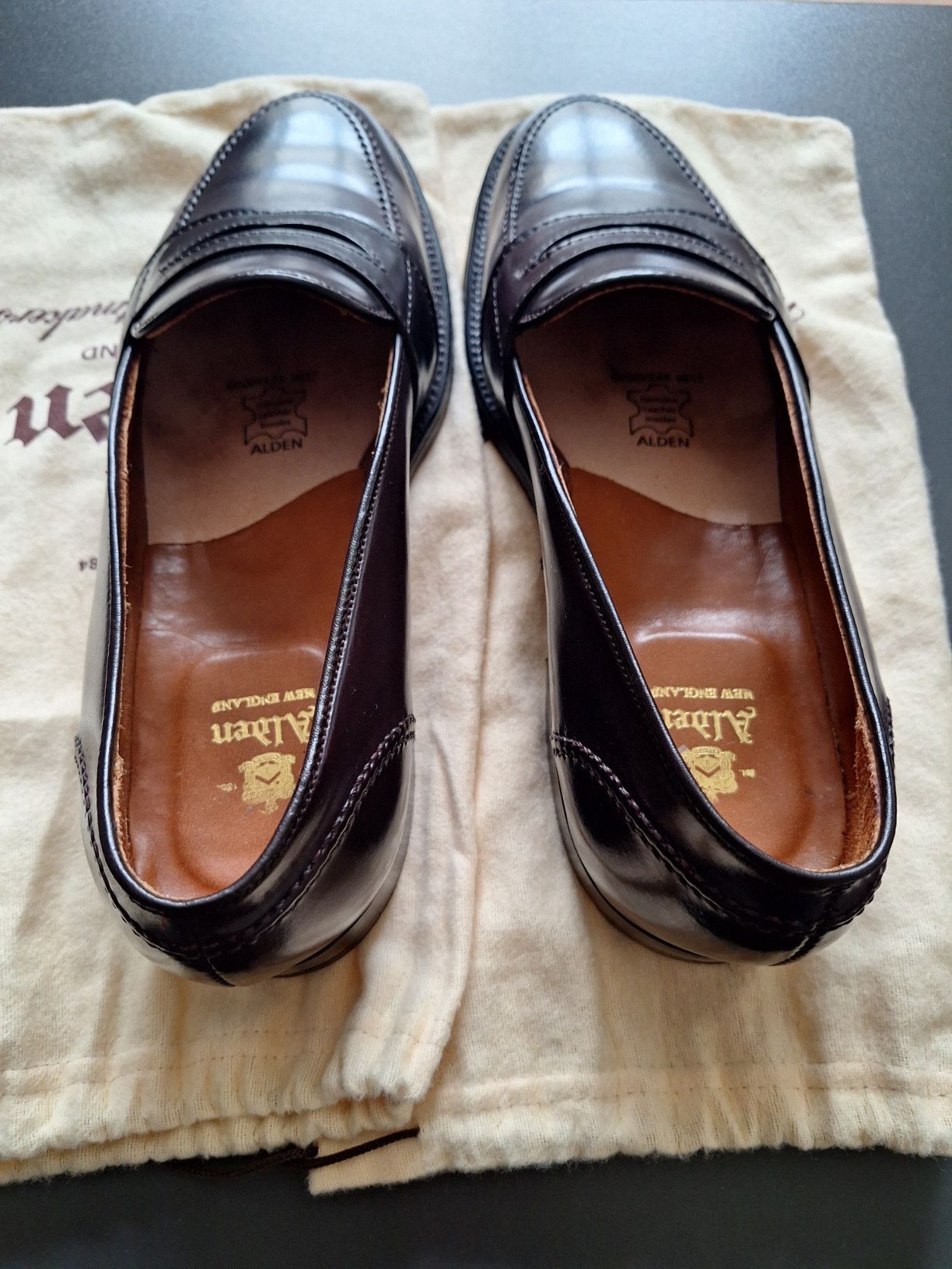 Alden 684 full strap loafers in color #8 cordovan Size US 9 / EU 42 - 3 Thumbnail