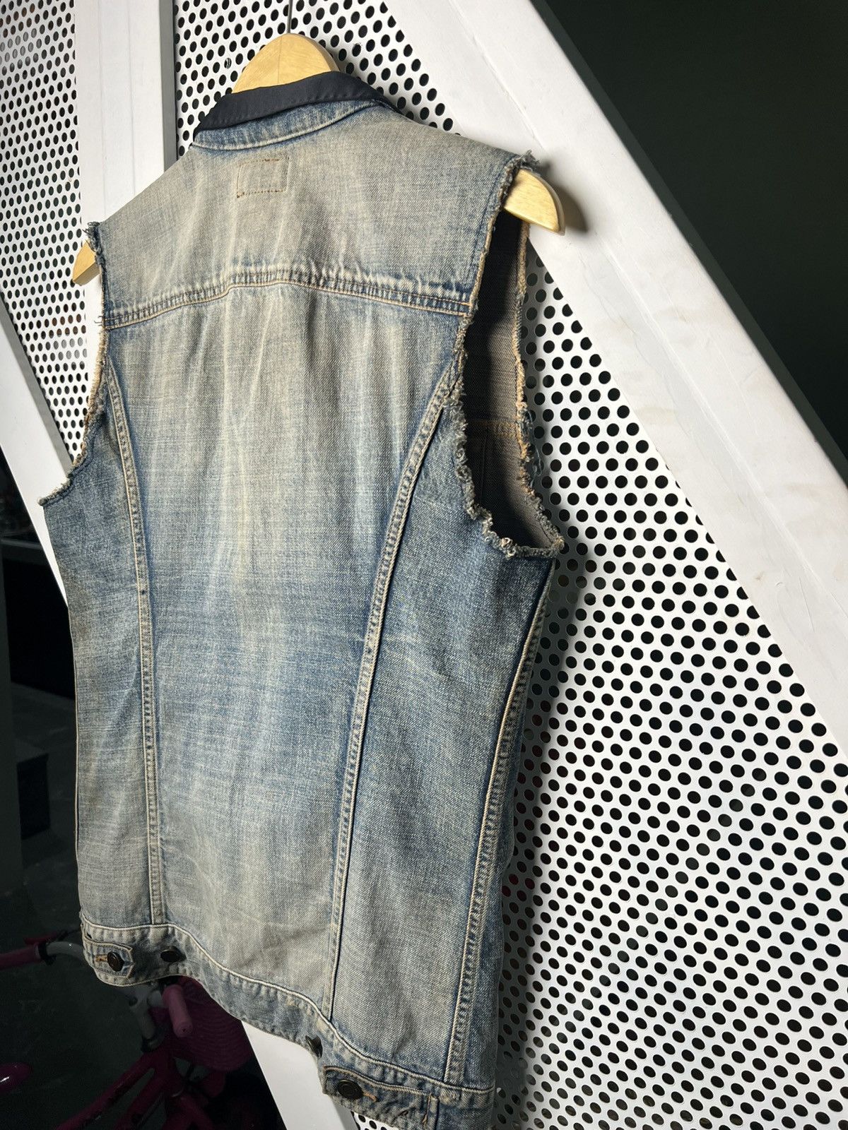 Hedi Slimane × Saint Laurent Paris SS16 Saint Laurent by Hedi Slimane Distressed Denim Vest Size US XS / EU 42 / 0 - 4 Thumbnail