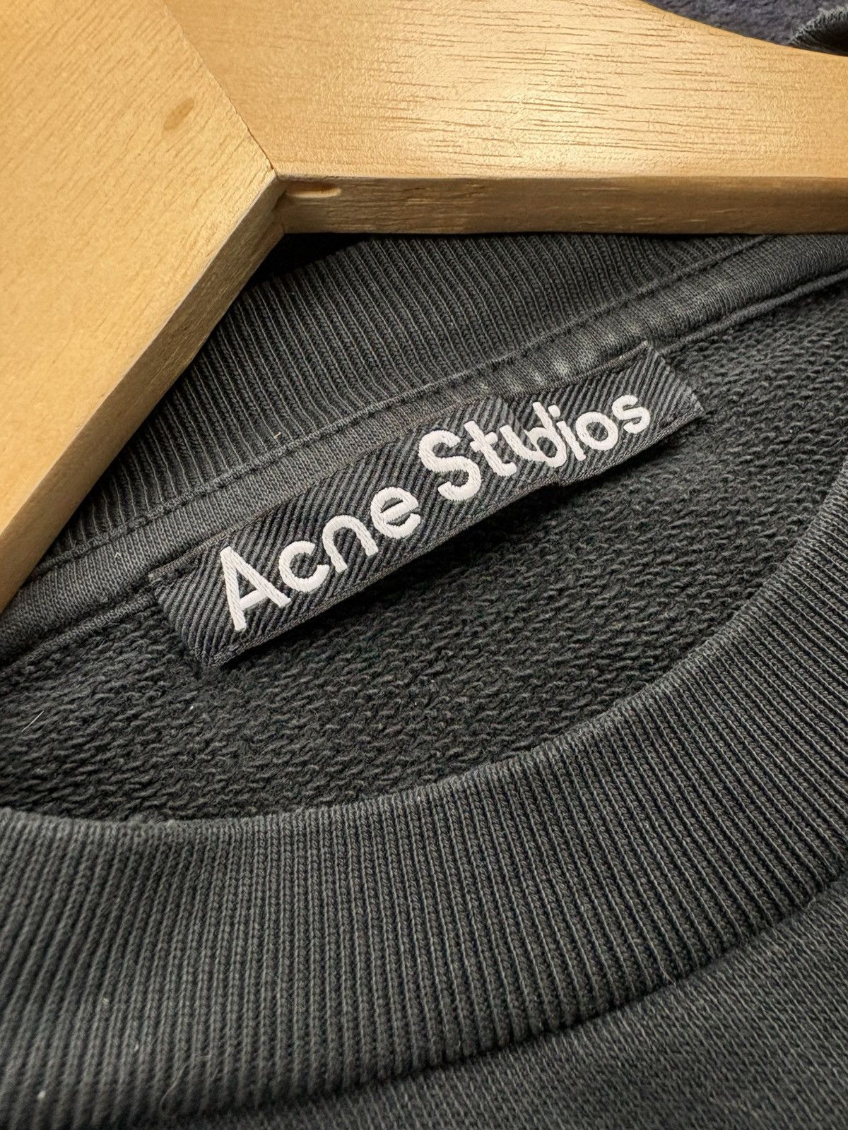 Acne Studios ACNE STUDIOS Vintage Mini Metal Logo Sweatshirt Streetwear Size US XS / EU 42 / 0 - 6 Thumbnail