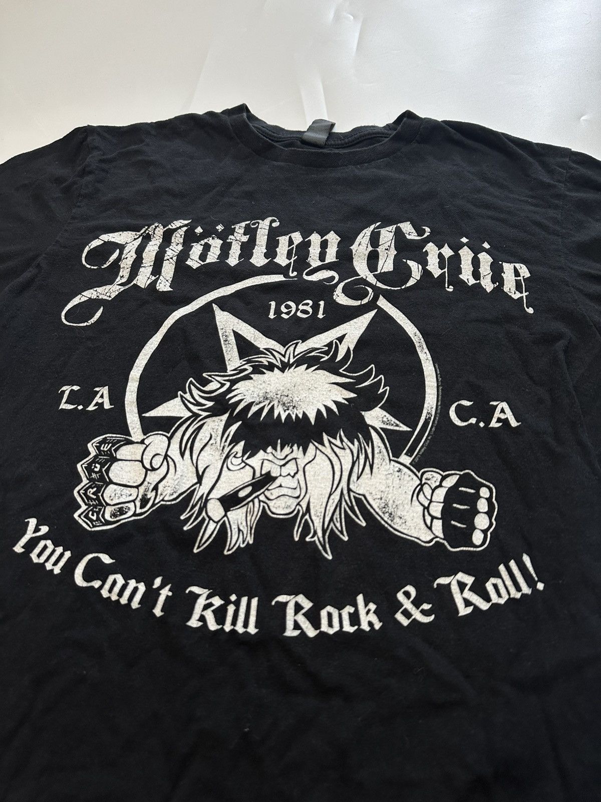 Gildan Motley Crue Classic Band T Shirt Mens Size US M / EU 48-50 / 2 - 2 Thumbnail