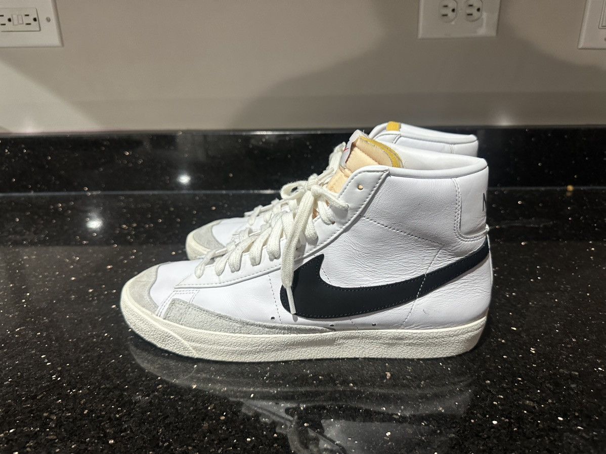 Nike NIKE BLAZER MID '77 VINTAGE CASUAL SHOES Size US 12 / EU 45 - 1 Thumbnail