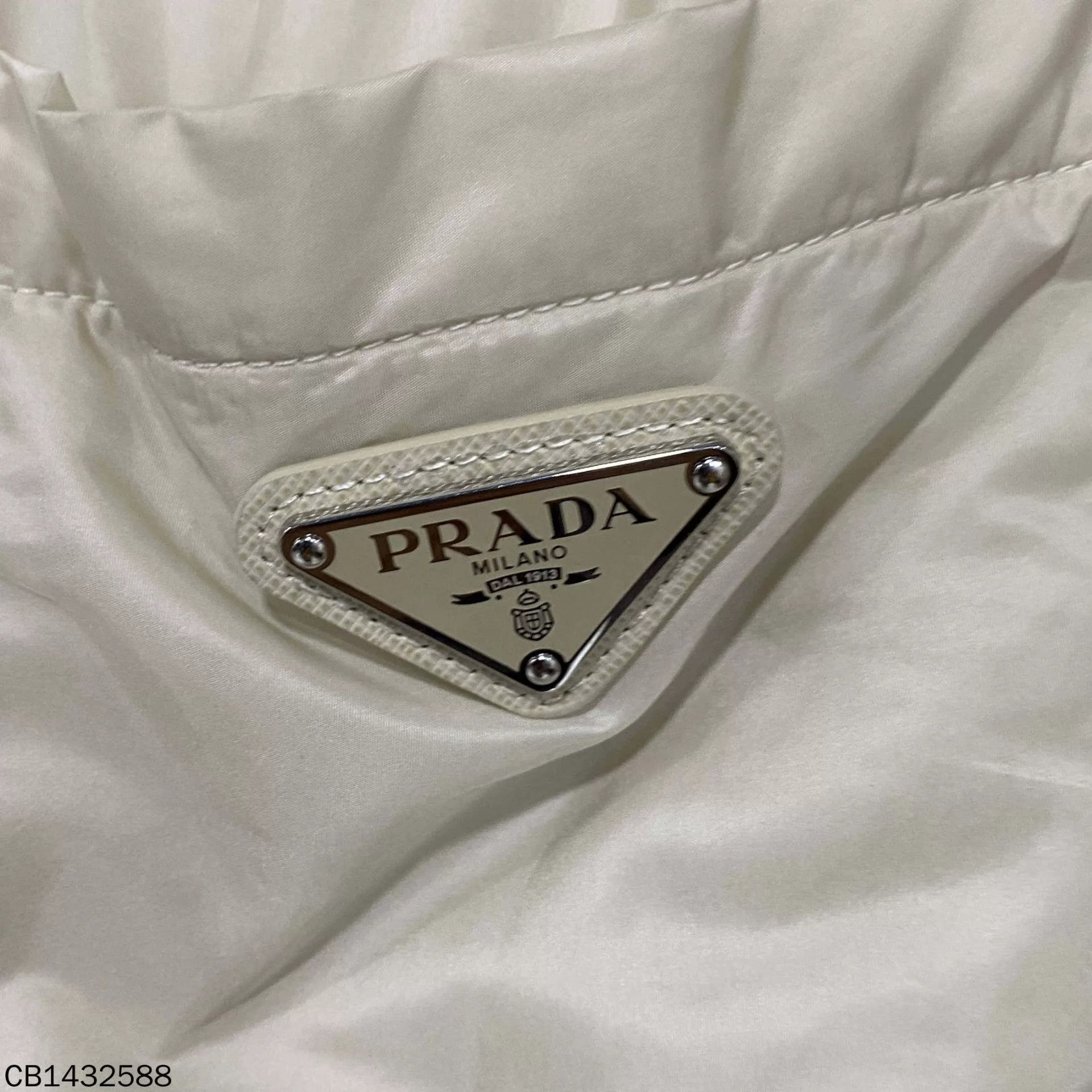 Prada PRADA Nylon Triangle Logo 95 New 42 Pants Size 28" / US 6 / IT 42 - 5 Thumbnail