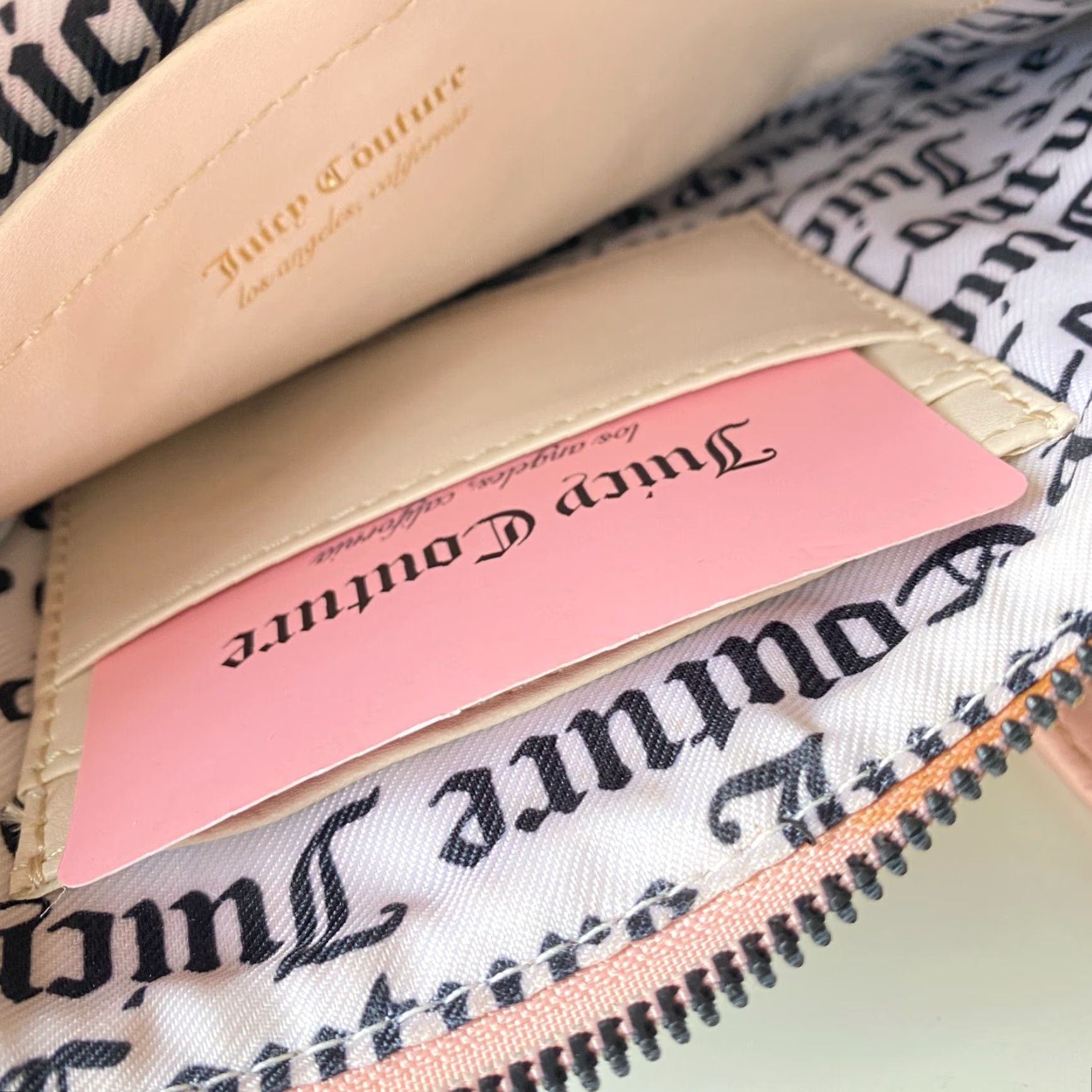 Juicy Couture VINTAGE Juicy Couture Wallet Clutch Zip-Around Brown Pink All Over Print Gold Heart Womens 90s Y2K Logo City Size ONE SIZE - 4 Thumbnail