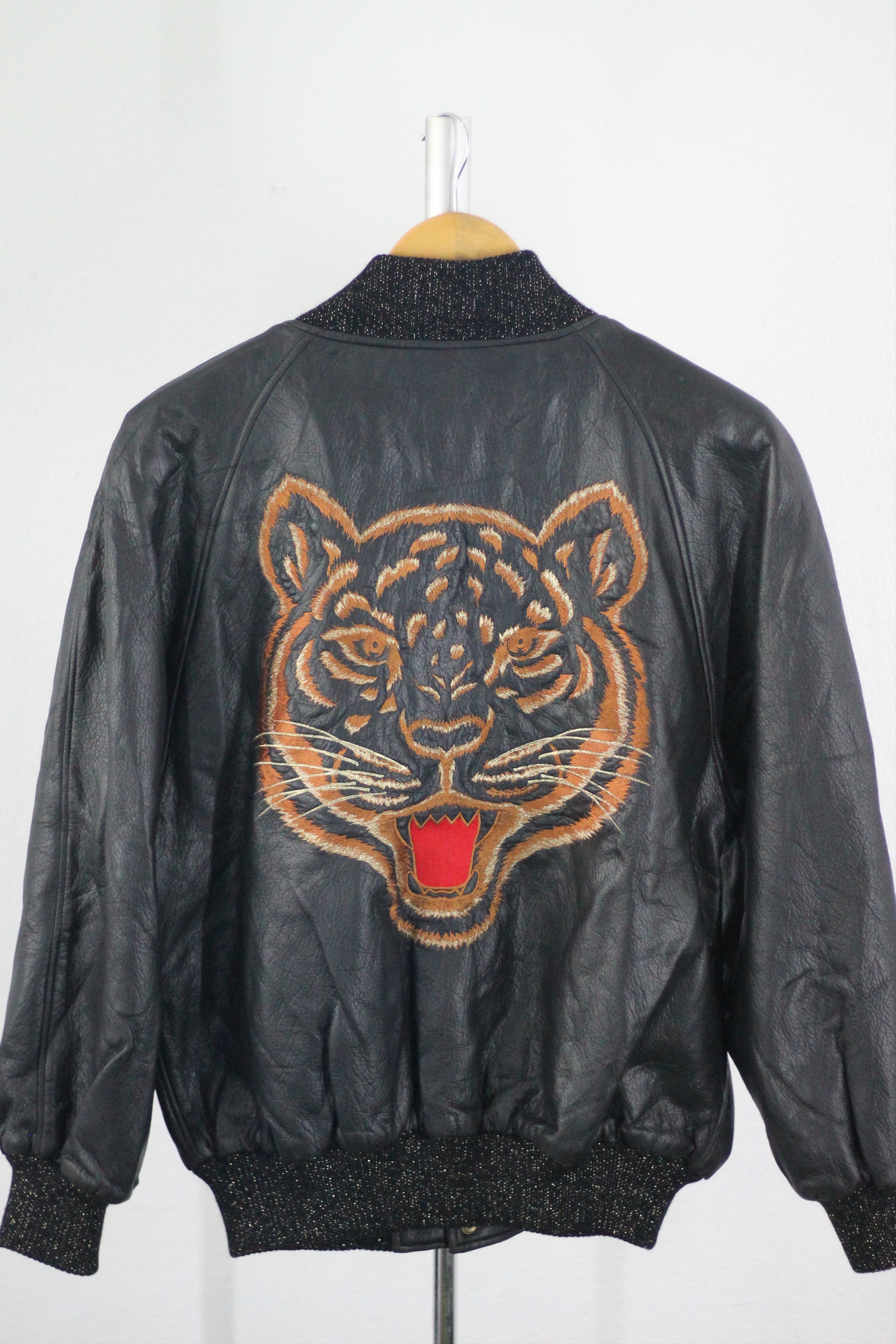 Vintage RARE! Vintage Tiger Designed Leather Jacket. Size US M / EU 48-50 / 2 - 1 Thumbnail