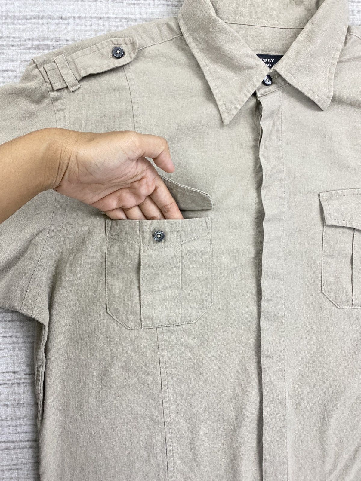 Burberry Vintage Burberry Black Label Button Ups Shortsleeve Shirt Size US M / EU 48-50 / 2 - 7 Thumbnail