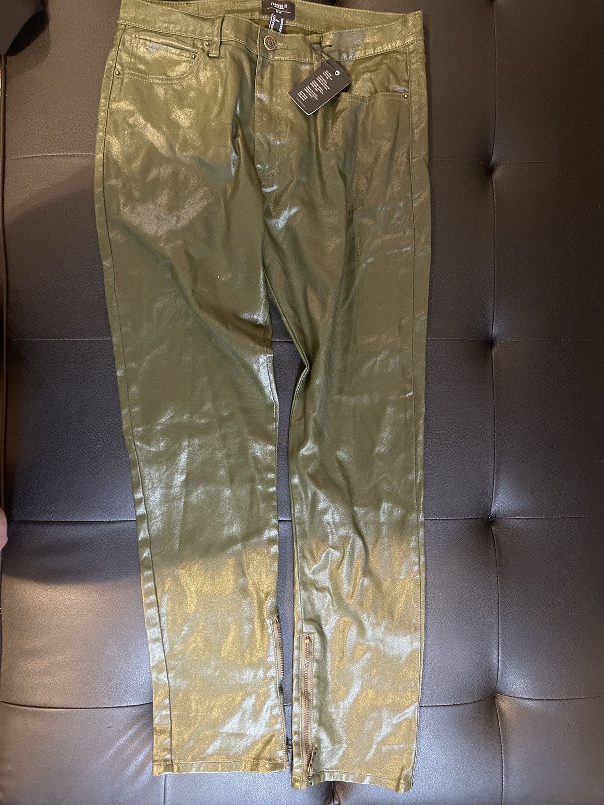 Forever 21 Men green pants Size US 38 / EU 54 - 1 Thumbnail
