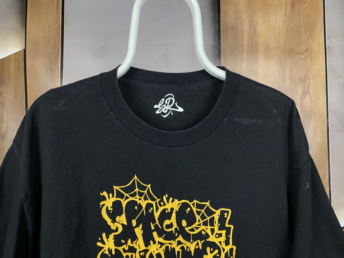 Japanese Brand 🕸️T-Shirt Space Runner Streetwear Graffiti Logo Tee🕸️ Size US L / EU 52-54 / 3 - 4 Thumbnail
