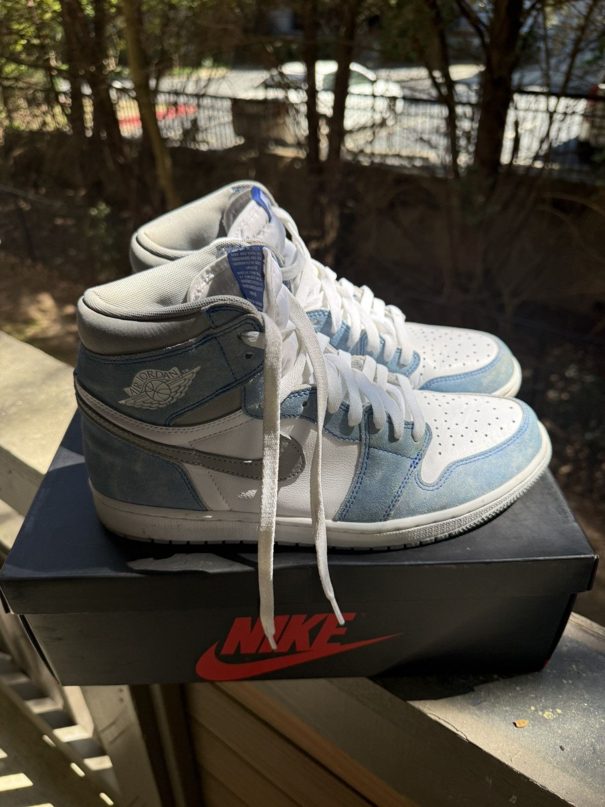 Nike JORDAN 1 HYPER ROYAL MEN SIZE 10.5 Size US 10.5 / EU 43-44 - 6 Thumbnail