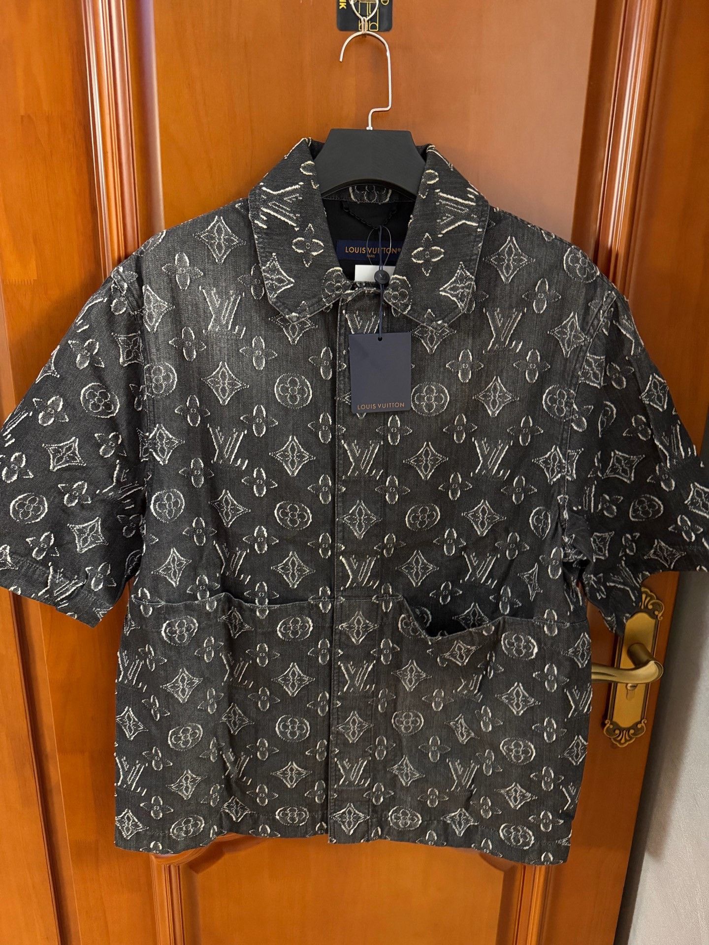 Louis Vuitton Louis Vuitton Embroidered Shirt l Men Size US L / EU 52-54 / 3 - 1 Thumbnail