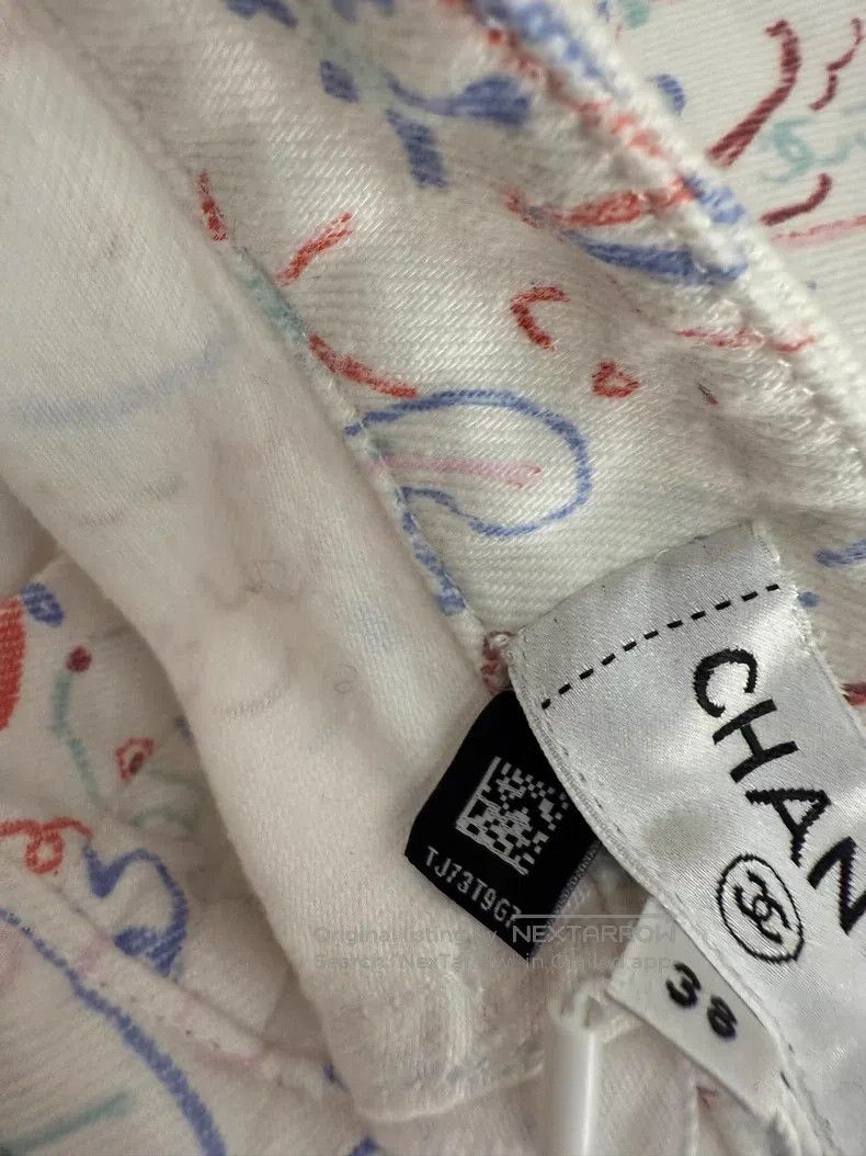 Chanel Chanel 25c small fish graffiti jeans Size 25" / US 0 / IT 36 - 7 Thumbnail