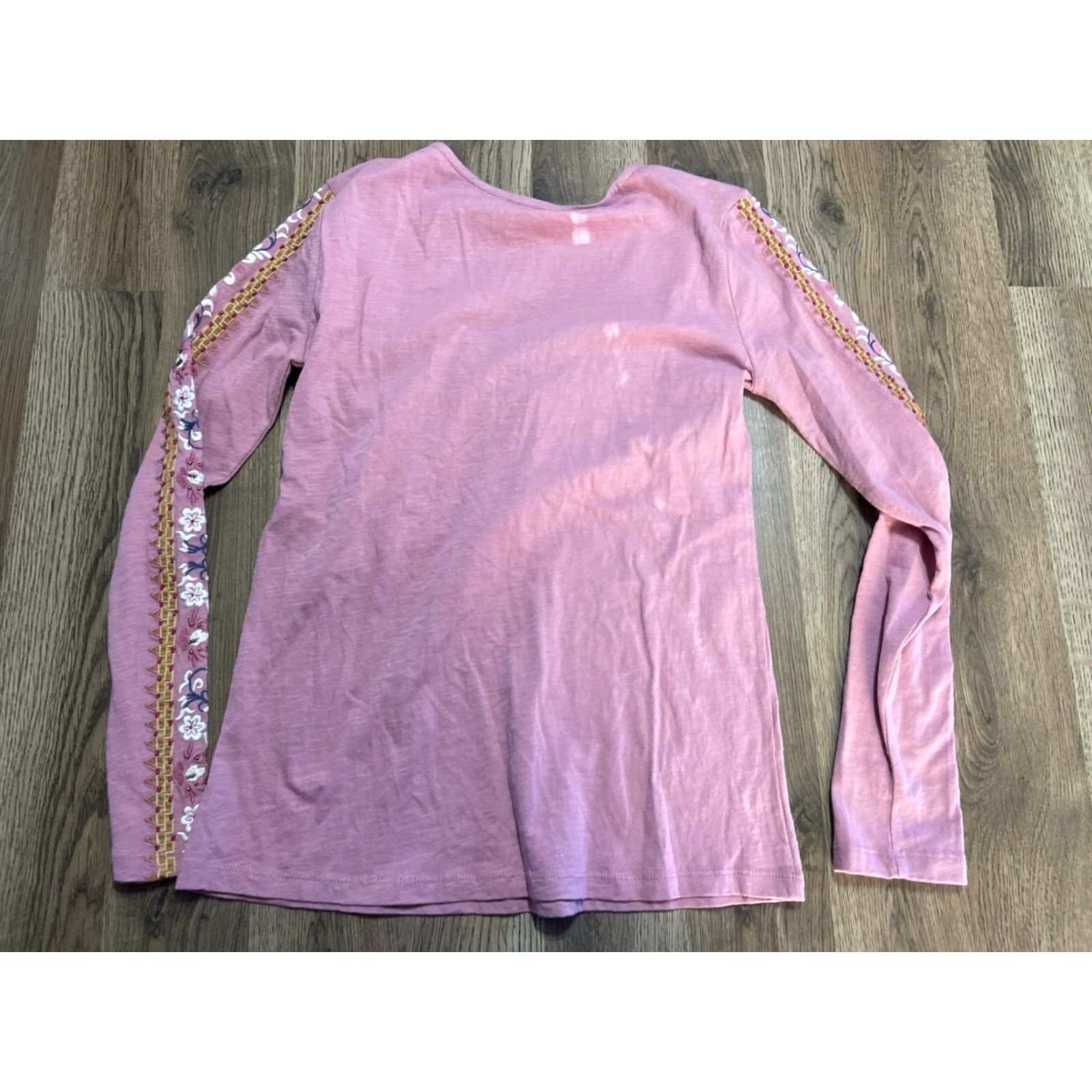 Vintage Sundance Shirt Women's XS Pink Long Sleeve V-Neck Floral Details Shirt Womens XS Pink Long Sleeve V-Neck Floral Details Size XS / US 0-2 / IT 36-38 - 2 Thumbnail