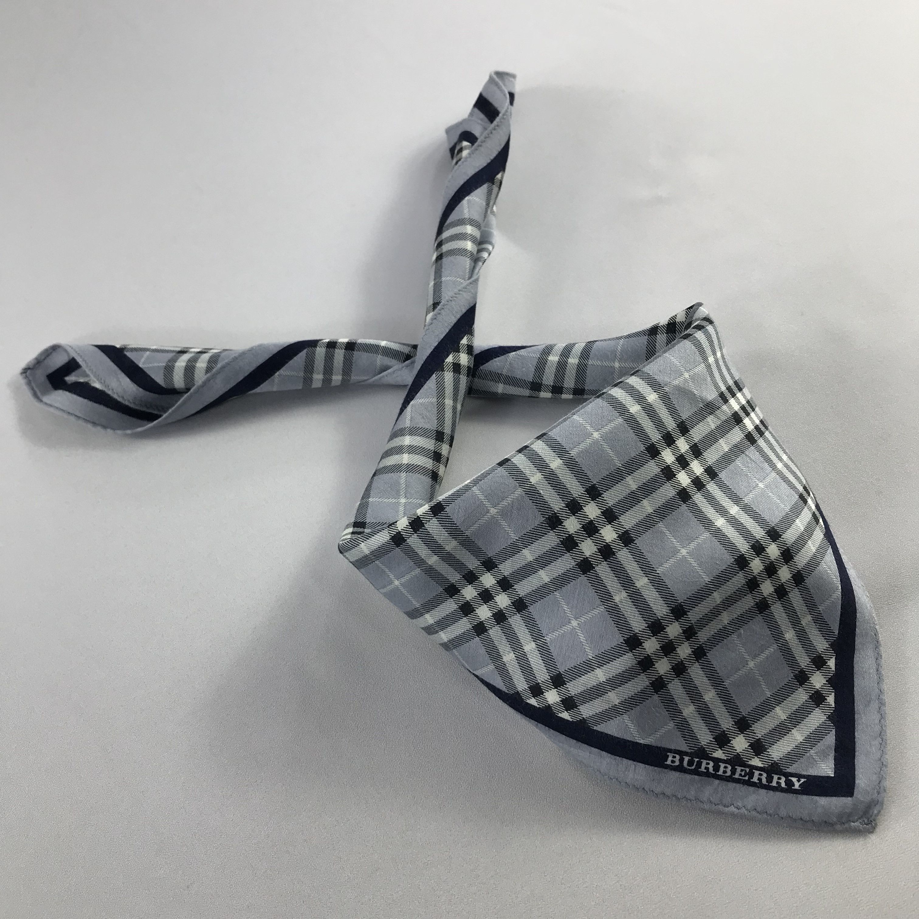 Burberry Burberry Handkerchief / Bandana / Neckerchief C645 Size ONE SIZE - 1 Thumbnail