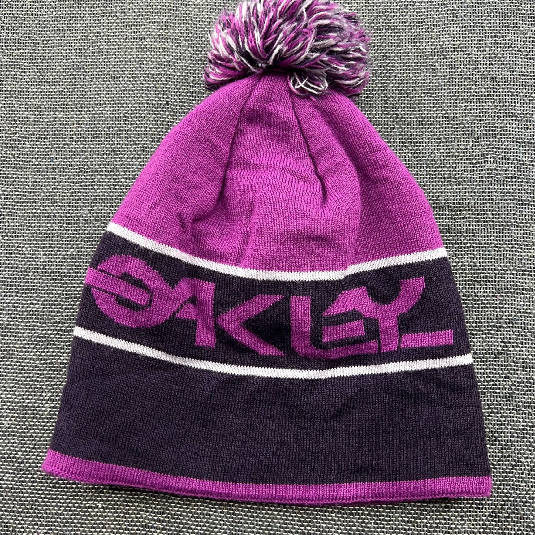 Oakley VINTAGE Oakley Beanie Hat One Size Purple Y2K Pom Pom Size ONE SIZE - 2 Thumbnail
