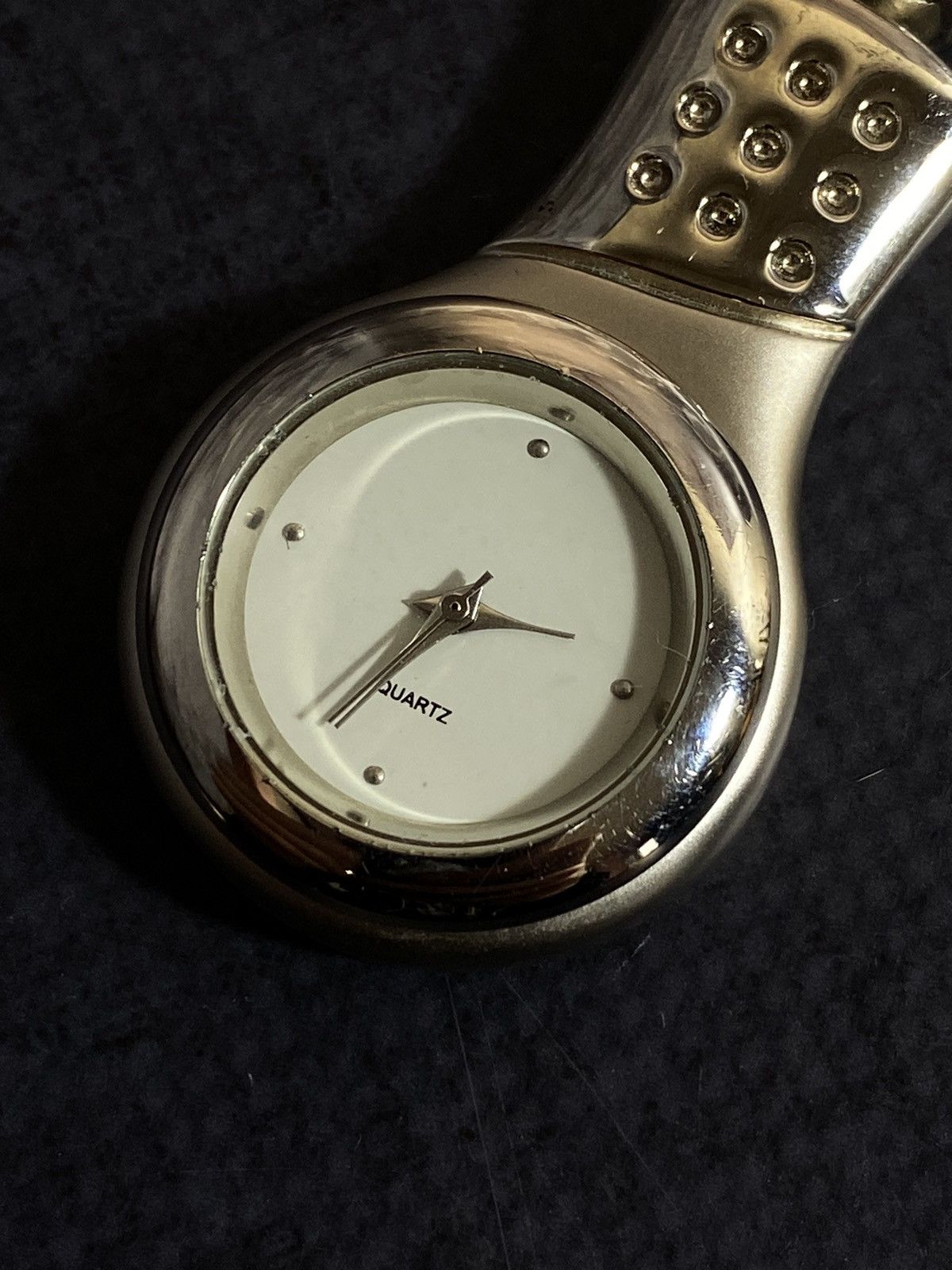 Jewelry × Vintage Vintage Keychain Watch with White Dial Japanese Brand ✨ Size ONE SIZE - 2 Thumbnail