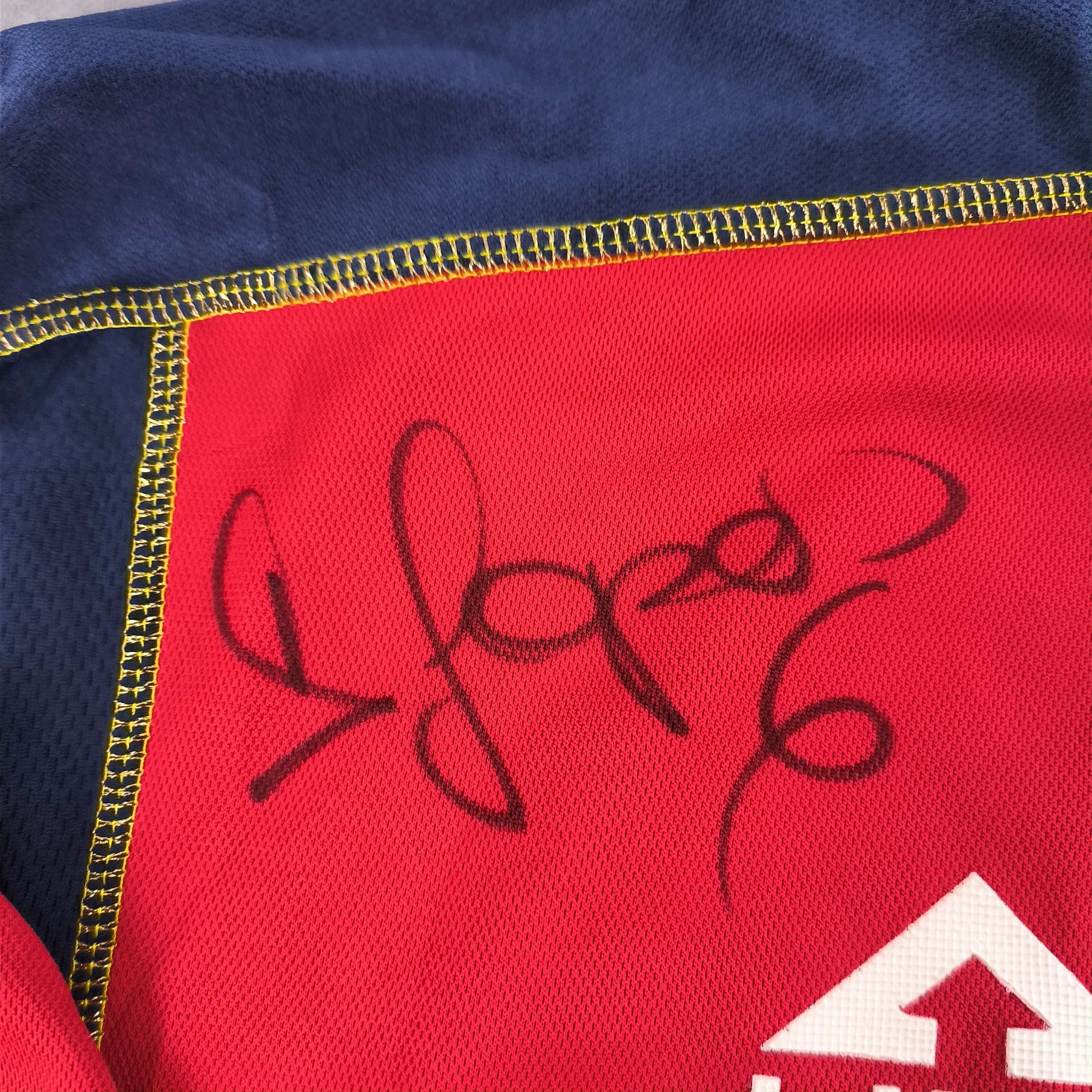 Other SIGNED Cagliari 2003-04 A-Line home Lopez football jersey XL Size US XL / EU 56 / 4 - 5 Thumbnail