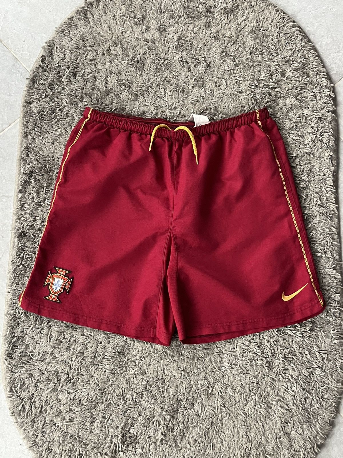 Nike Vintage Shorts Nike Soccer Football PORTUGAL NATIONAL Size US 30 / EU 46 - 1 Thumbnail