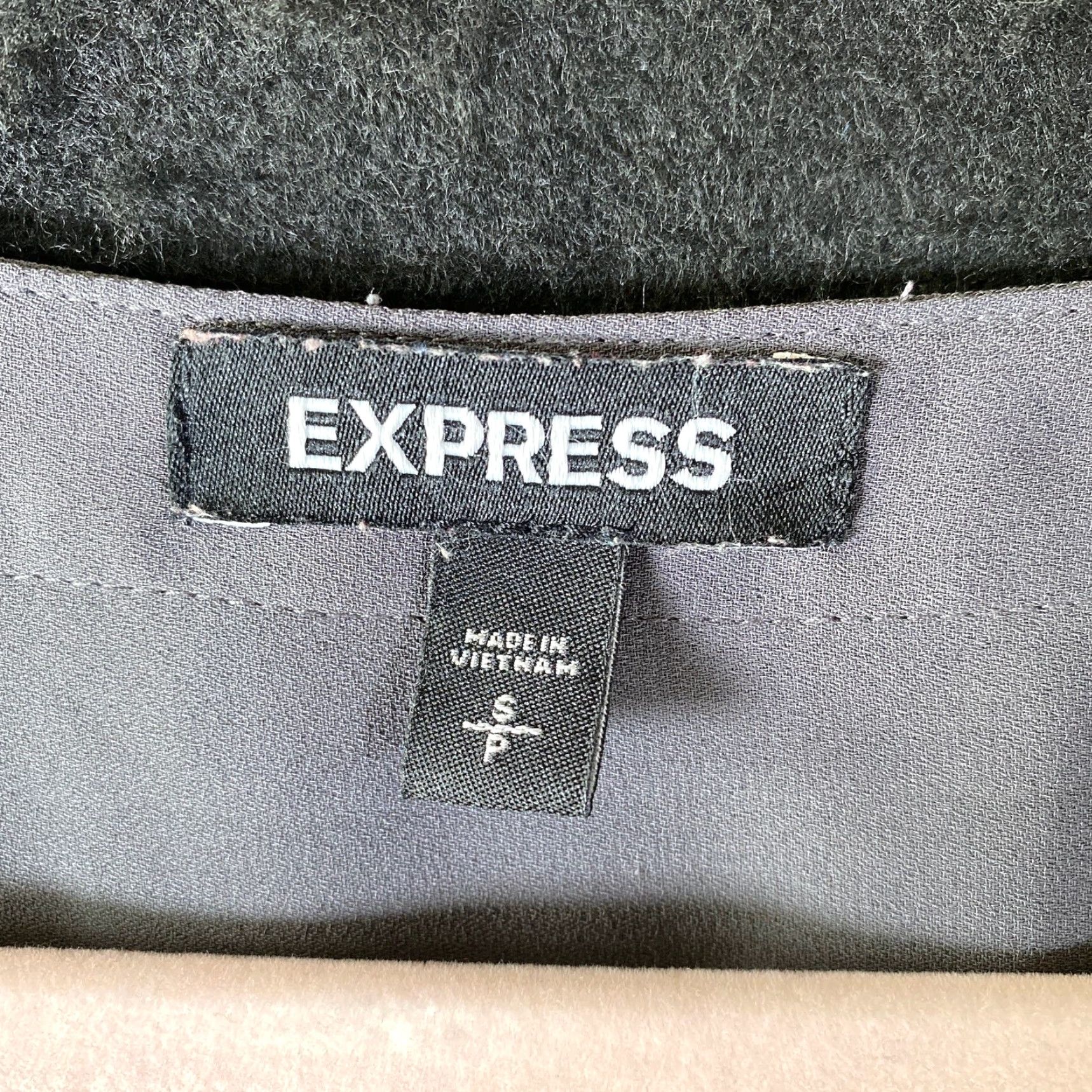 Express Express Blouse Gray V-Neck Zipper Roll Tab Sleeve Small Womens Size S / US 4 / IT 40 - 6 Thumbnail