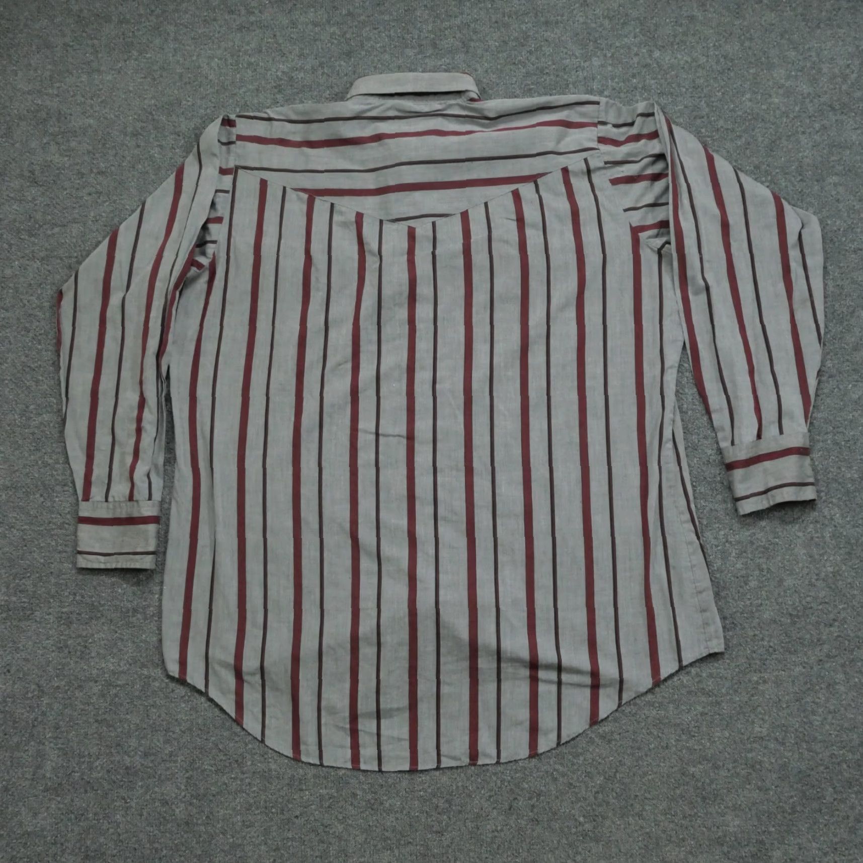 Vintage VINTAGE Ely Cattleman Shirt Mens XLT XL Tall 17.5 37 Grey Red Pearl Snap Western Country Shirt Mens Big & Tall Western Pockets 8/10 Size US XL / EU 56 / 4 - 6 Thumbnail