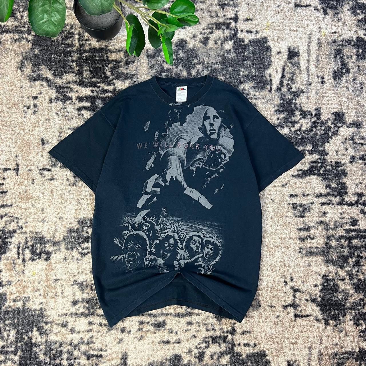 Band Tees Queen Vintage Y2K Two-Sides Big Logo Rock Band T-Shirt 1TS72 Size US XL / EU 56 / 4 - 1 Thumbnail