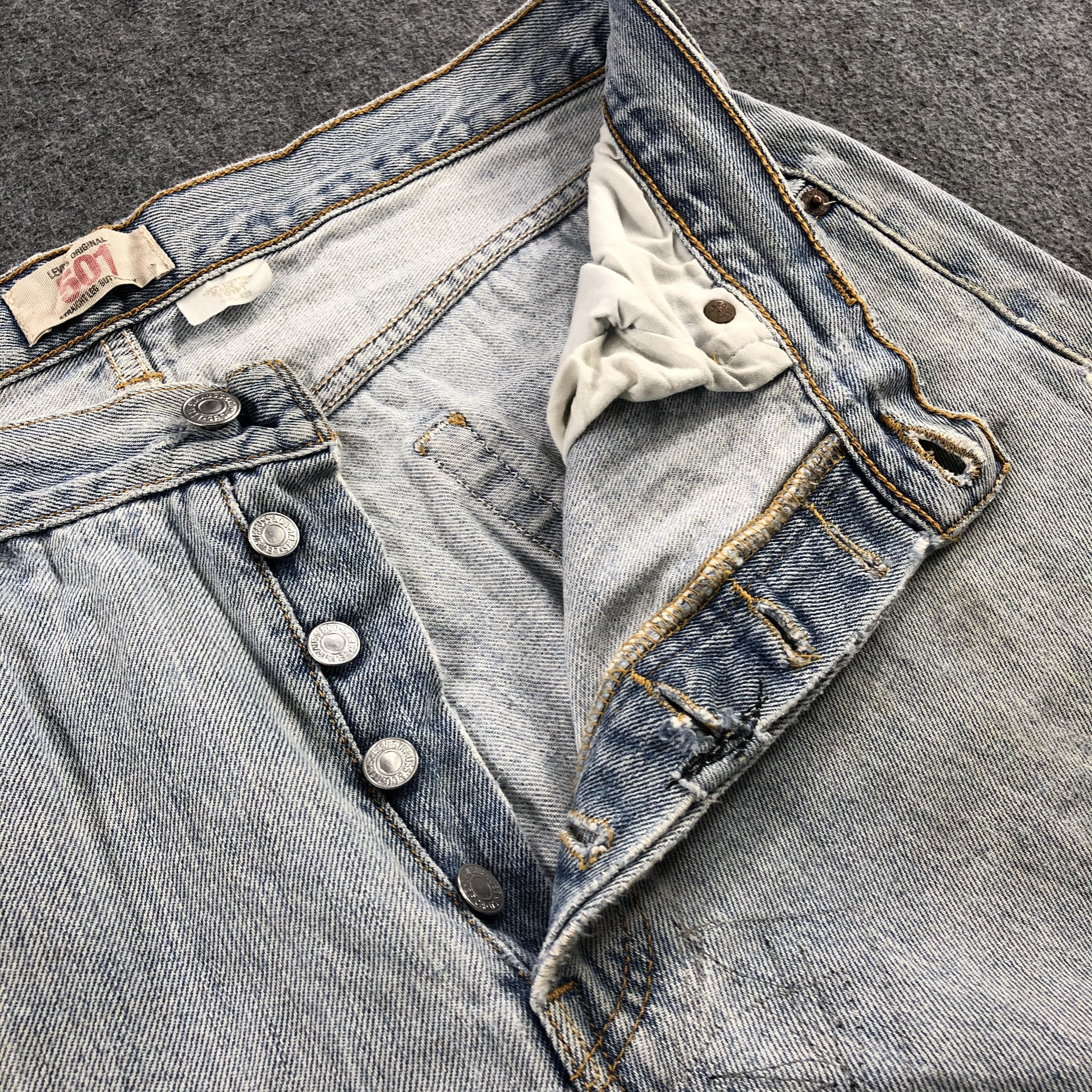 Levi's Vintage Light Wash Levis 501 Jeans-J2259 Size US 34 / EU 50 - 12 Thumbnail